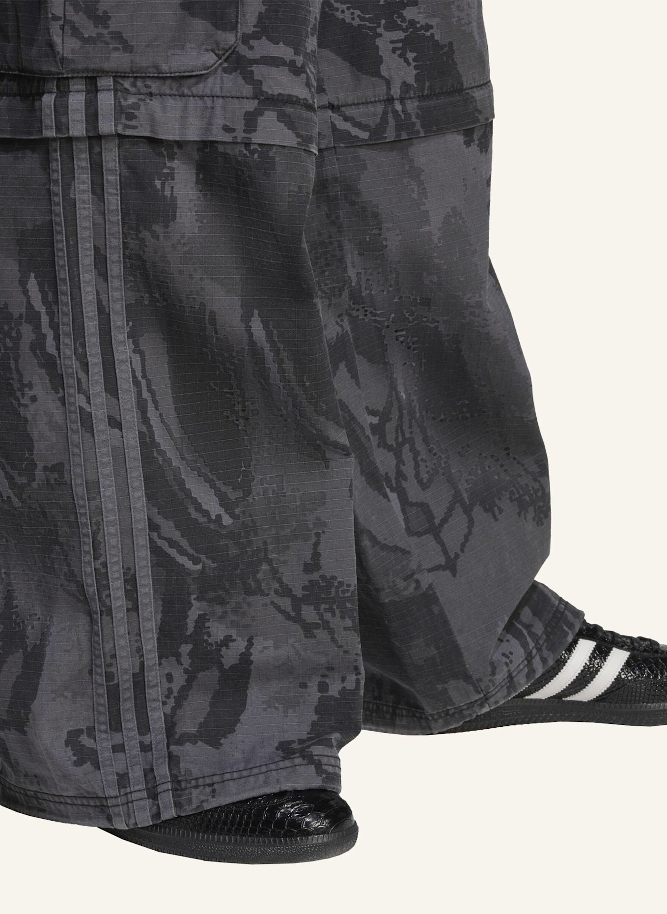 adidas Originals CARGO-HOSE MIT ABNEHMBAREN BEINEN: GRAU