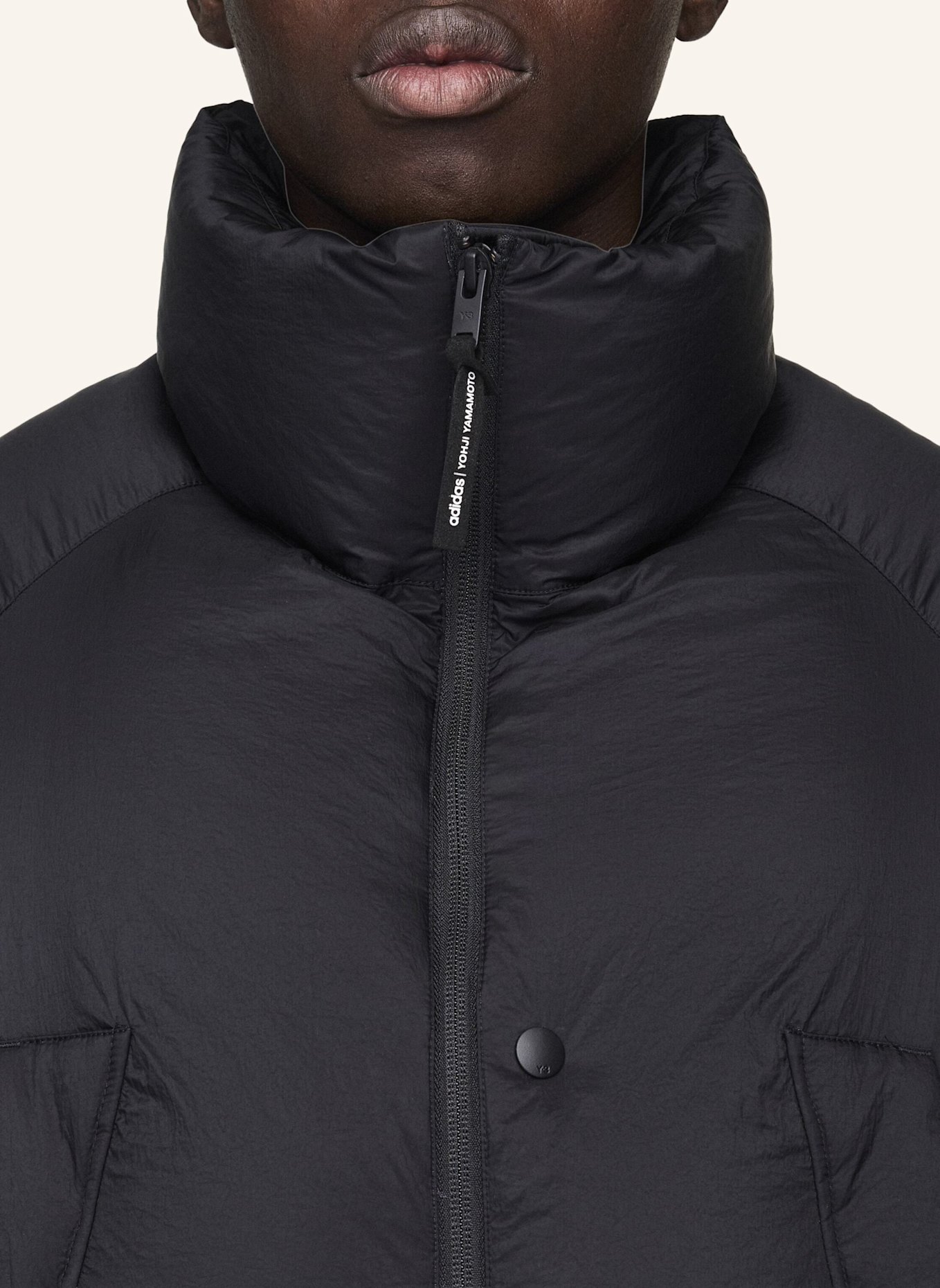 Y-3 Y-3 PUFFER DAUNENWESTE: SCHWARZ