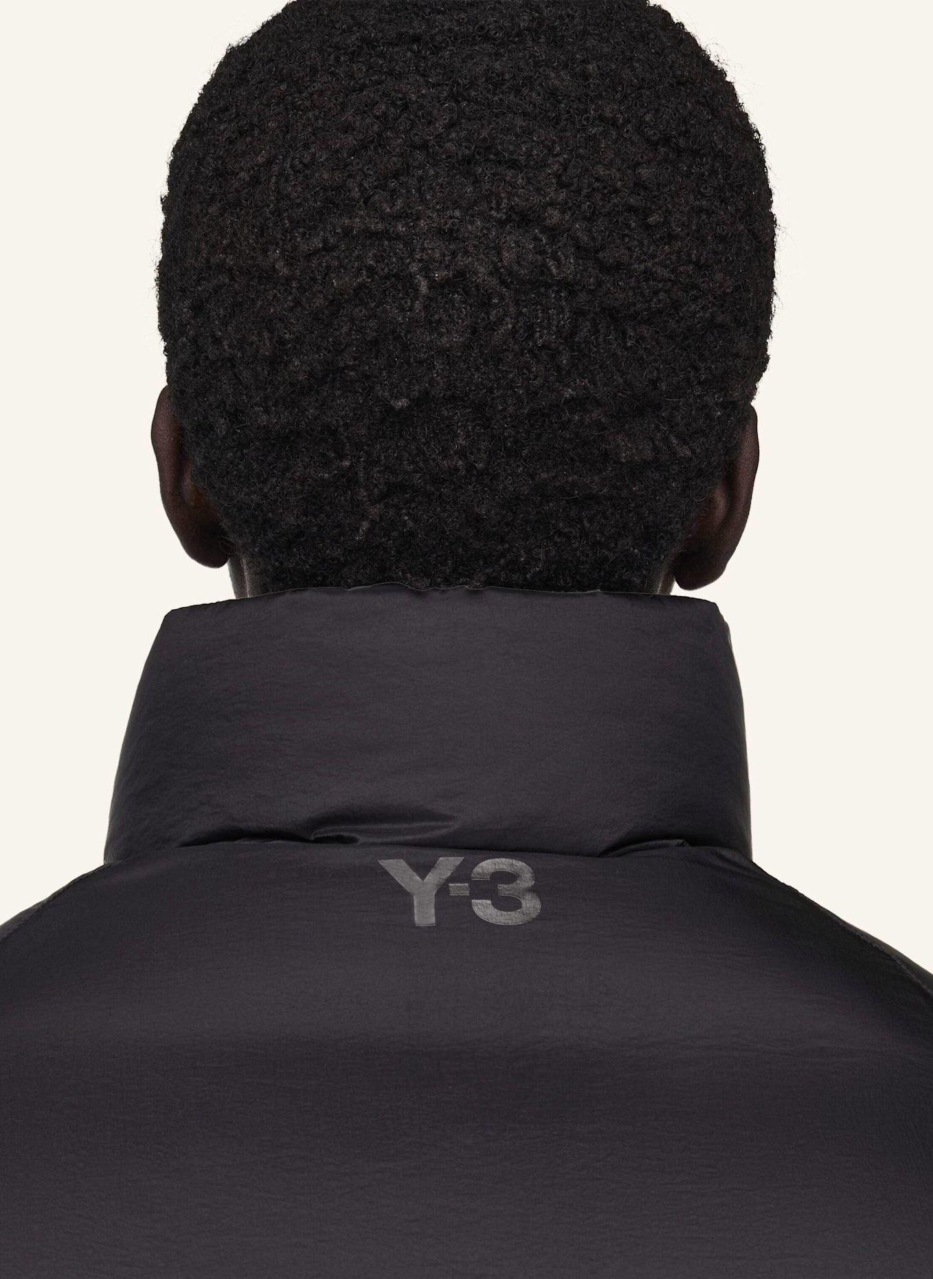 Y-3 Y-3 PUFFER DAUNENWESTE: SCHWARZ
