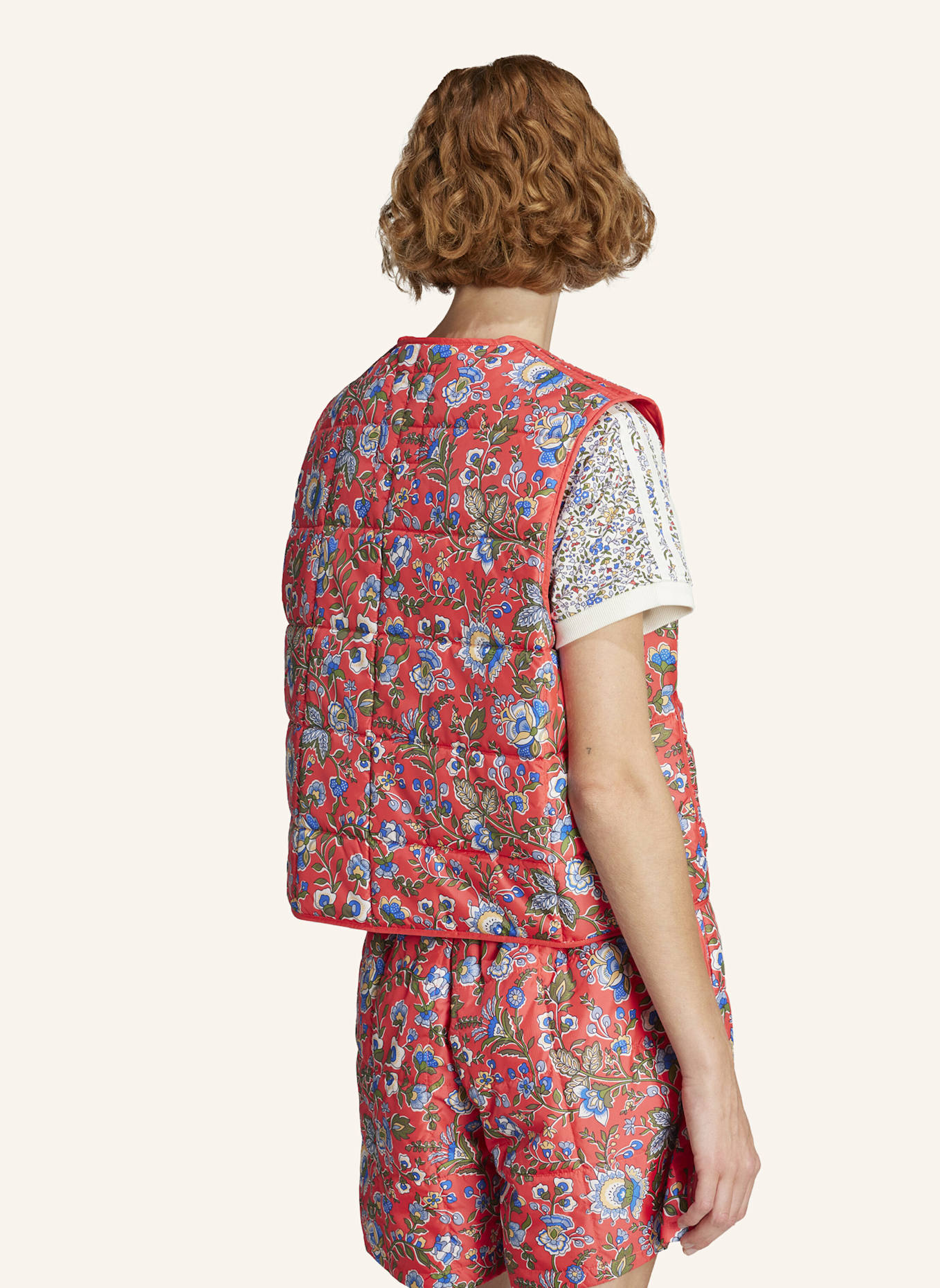 adidas Originals ADIDAS ORIGINALS X LIBERTY LONDON QUILTED WESTE: ROT