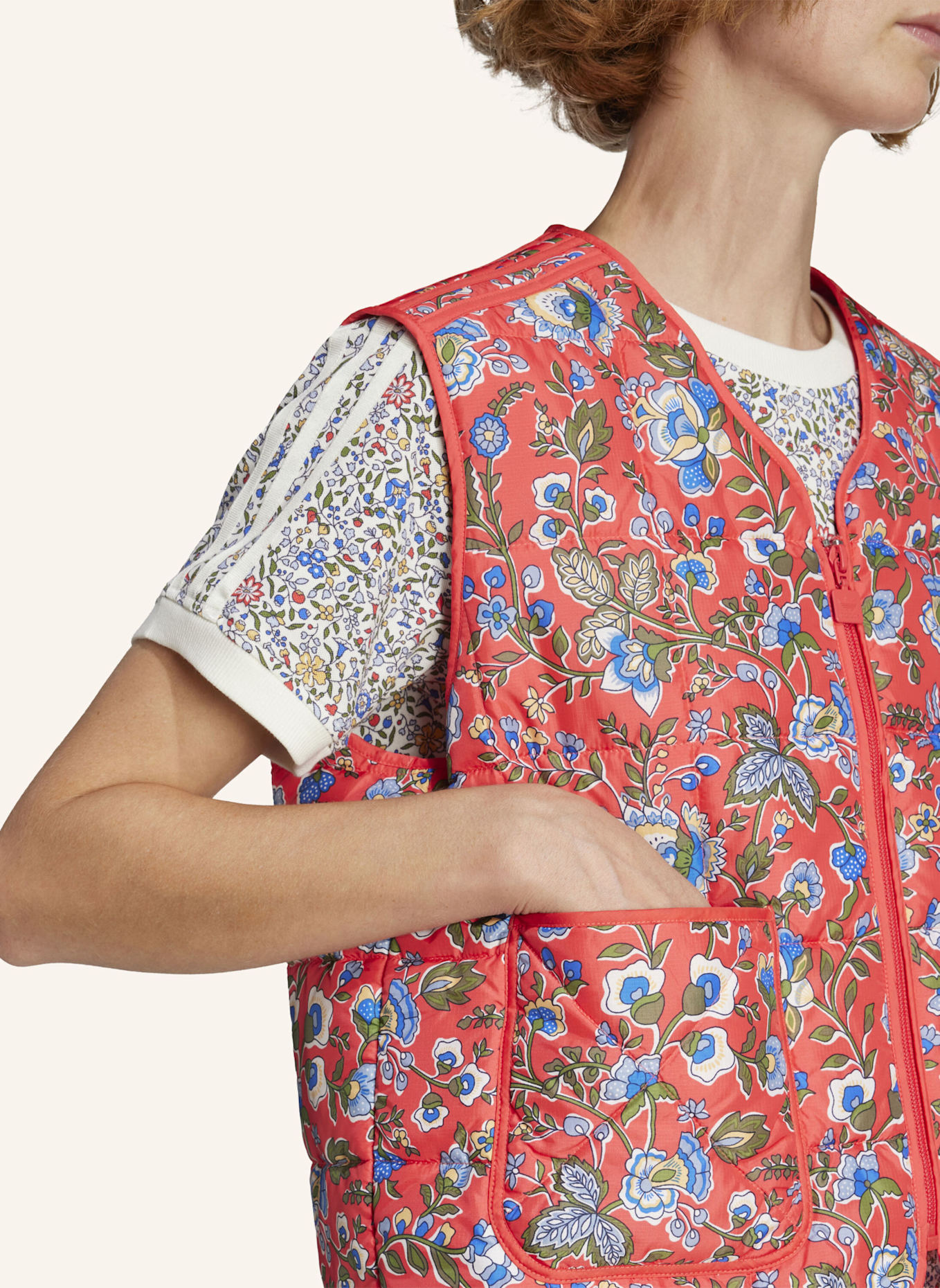 adidas Originals ADIDAS ORIGINALS X LIBERTY LONDON QUILTED WESTE: ROT