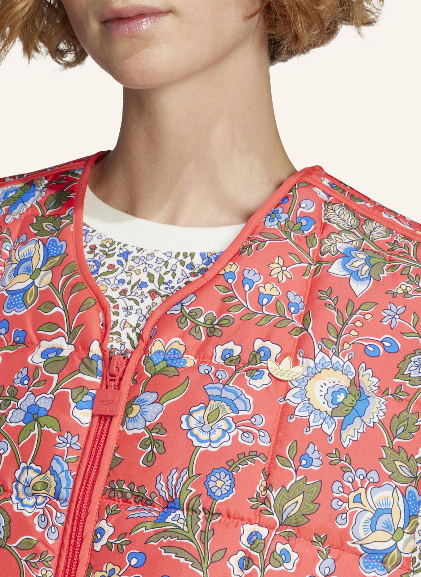 adidas Originals ADIDAS ORIGINALS X LIBERTY LONDON QUILTED WESTE: ROT