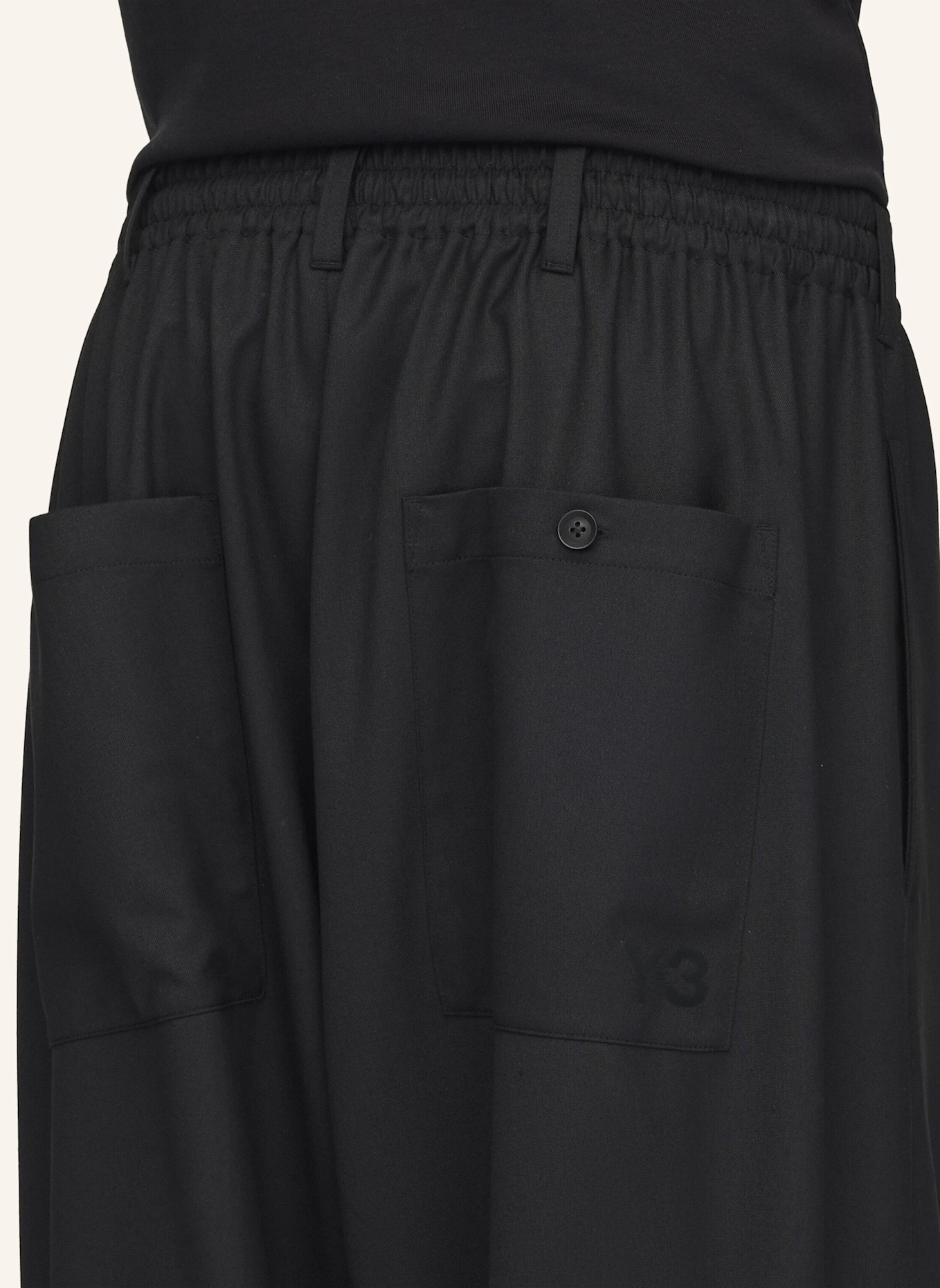 Y-3 Y-3 CARGO-HOSE AUS VEREDELTEM WOLLSTOFF: SCHWARZ