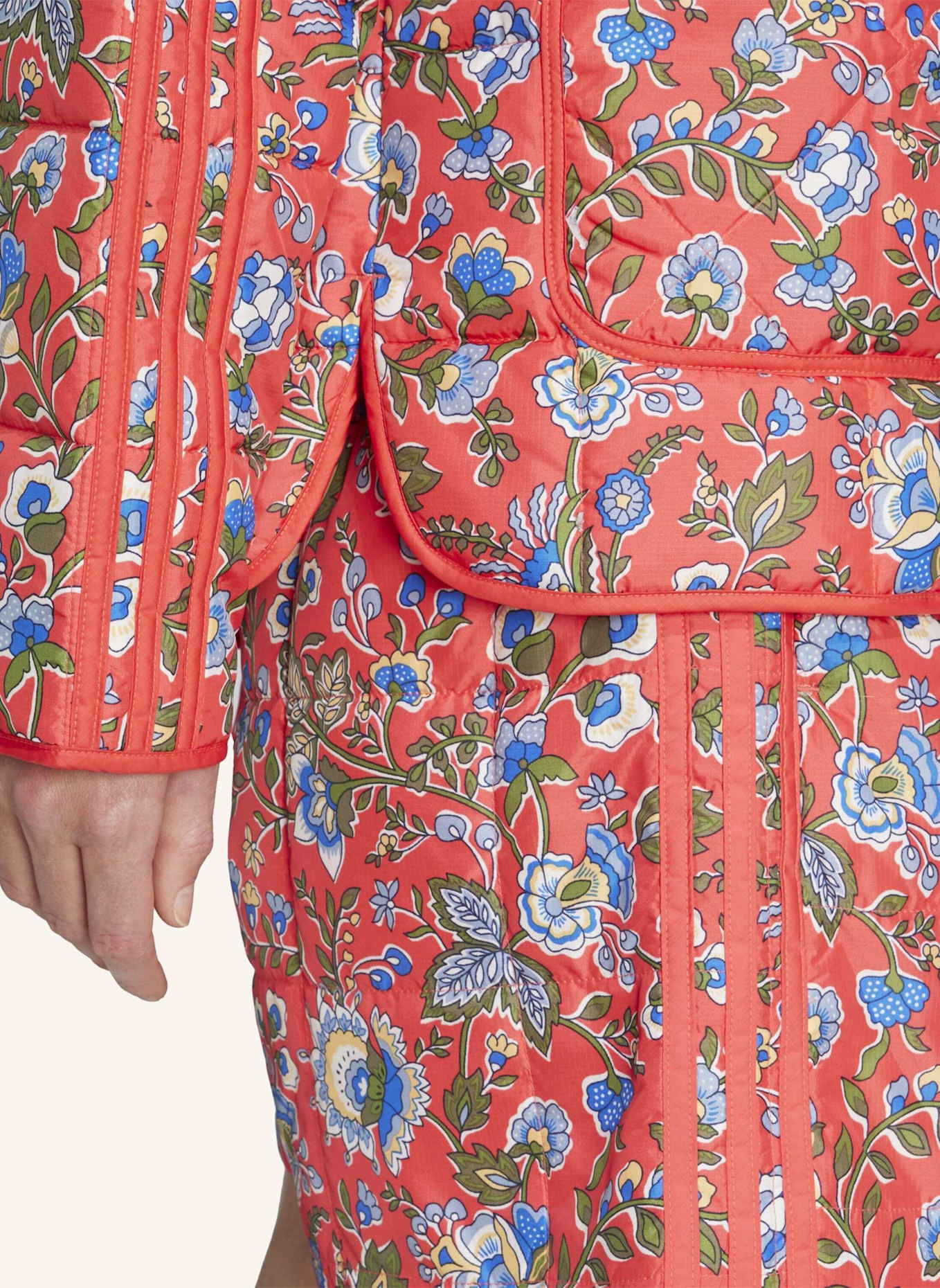 adidas Originals ADIDAS ORIGINALS X LIBERTY LONDON STEPPJACKE: ROT