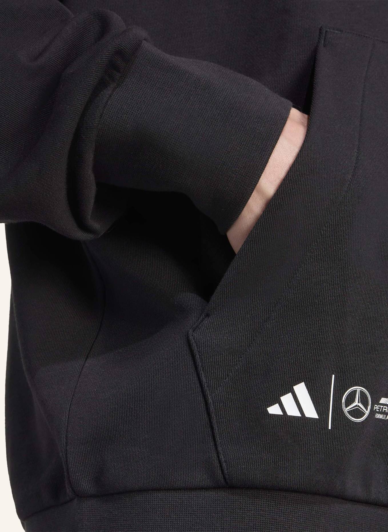 adidas MERCEDES - AMG PETRONAS FORMULA ONE TEAM GEORGE RUSSELL GRAPHIC HOODIE: SCHWARZ