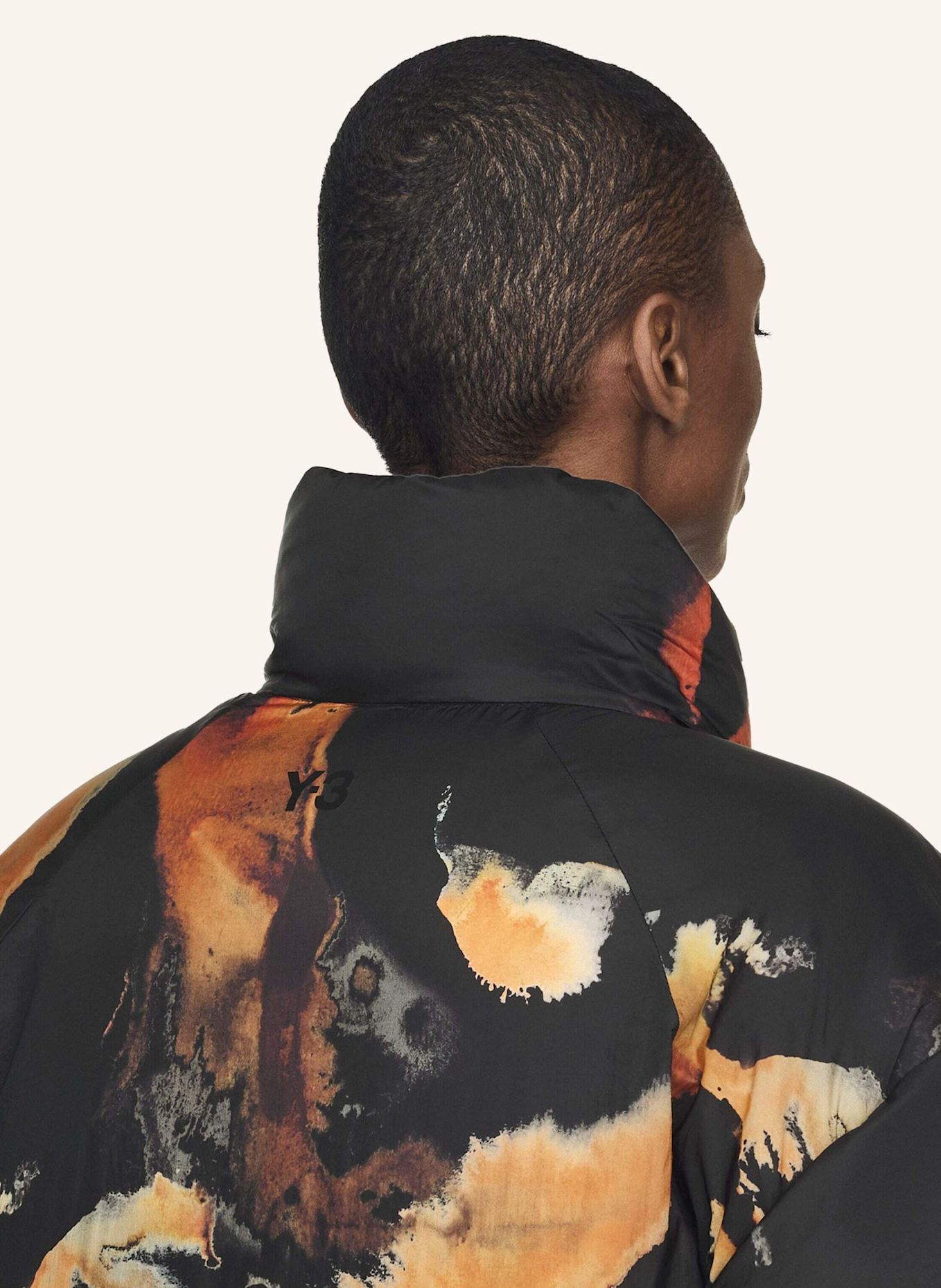 Y-3 Y-3 AOP PUFFER JACKE: SCHWARZ