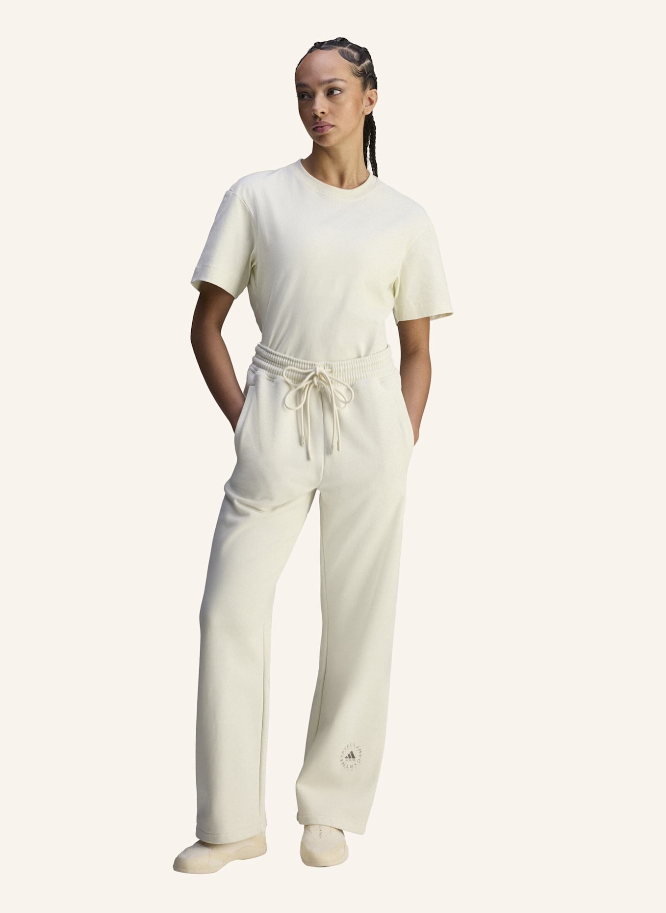 adidas by Stella McCartney ADIDAS BY STELLA MCCARTNEY SPORTSWEAR CURVED HEM T-SHIRT: CREME