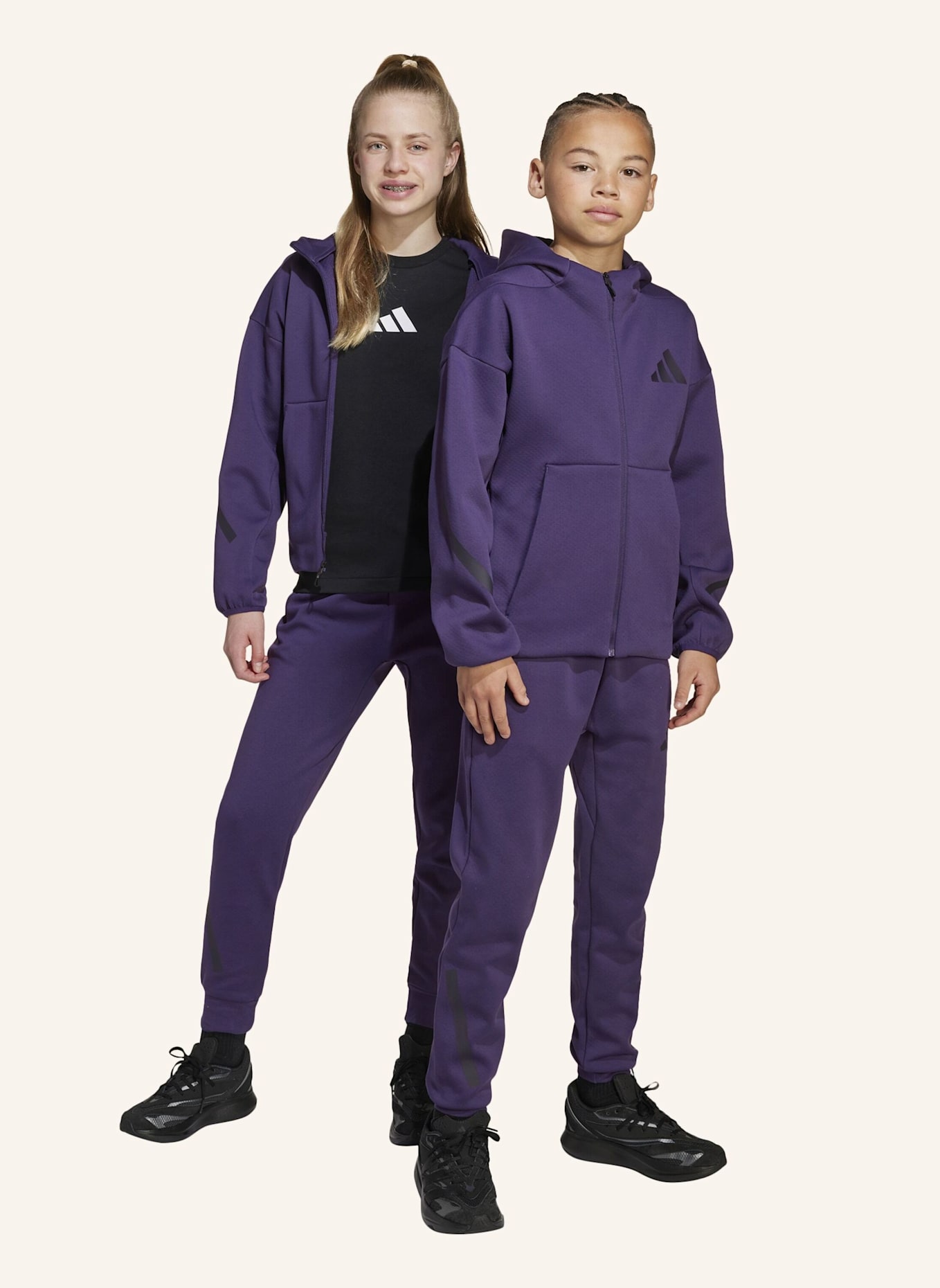 adidas ADIDAS Z.N.E. HOSE MIT SCHMAL ZULAUFENDER BEINFORM: LILA/ SCHWARZ