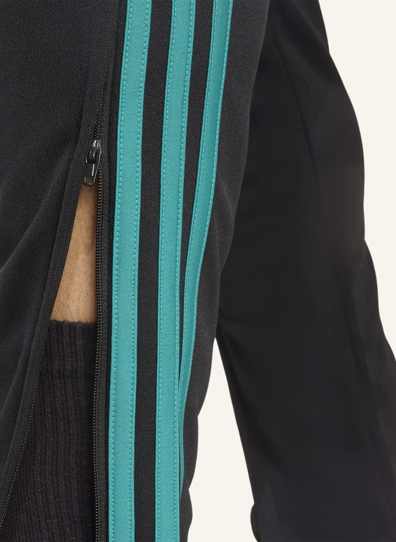 adidas ALL BLACKS TRAININGSHOSE: SCHWARZ/ TÜRKIS