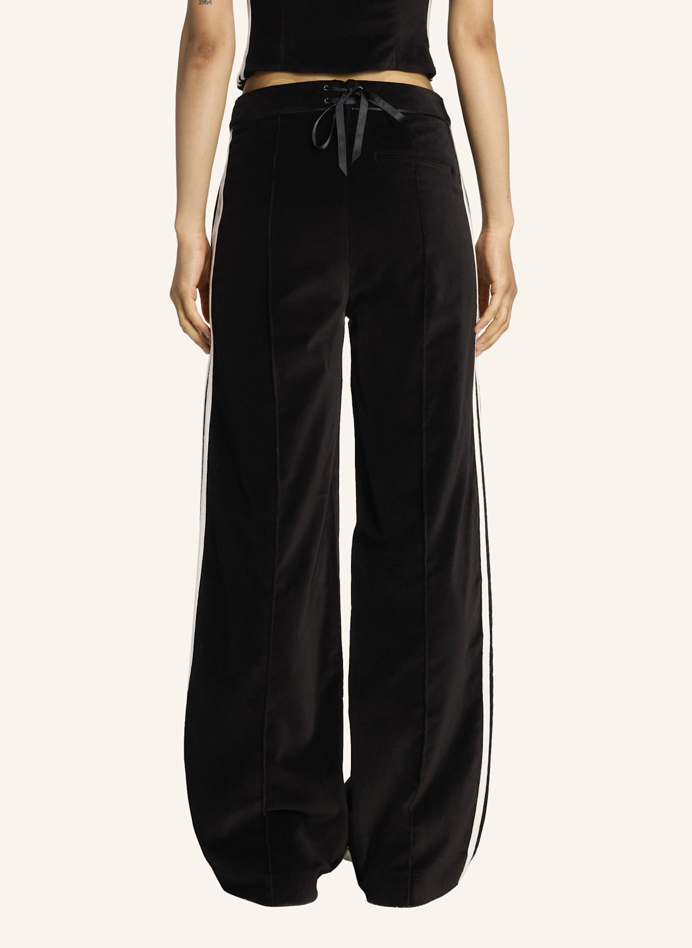 adidas Originals ADIDAS ORIGINALS SAMT HOSE: SCHWARZ