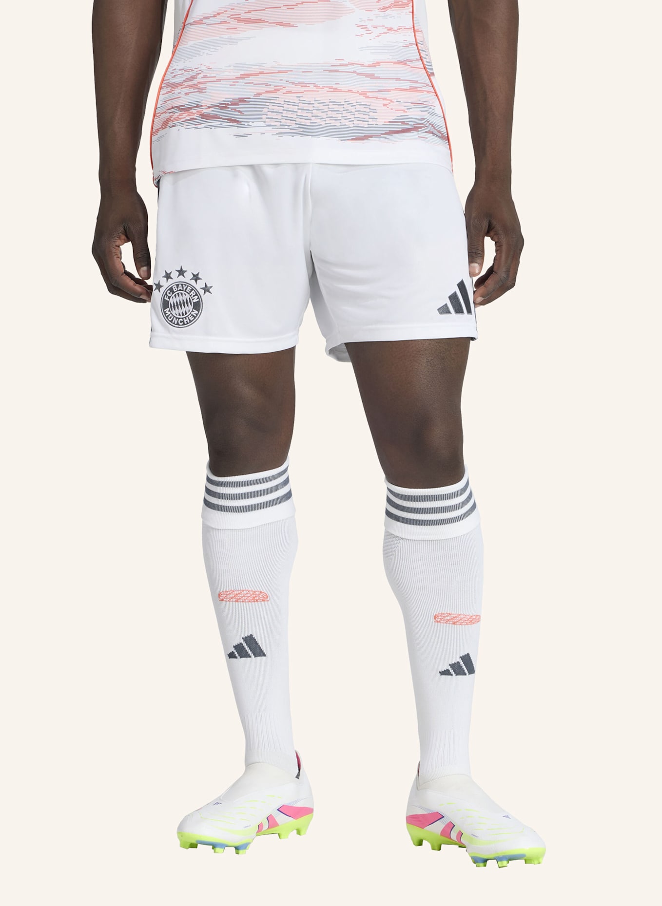 adidas FC BAYERN MÜNCHEN 25/26 AUSWÄRTSSHORTS: WEISS