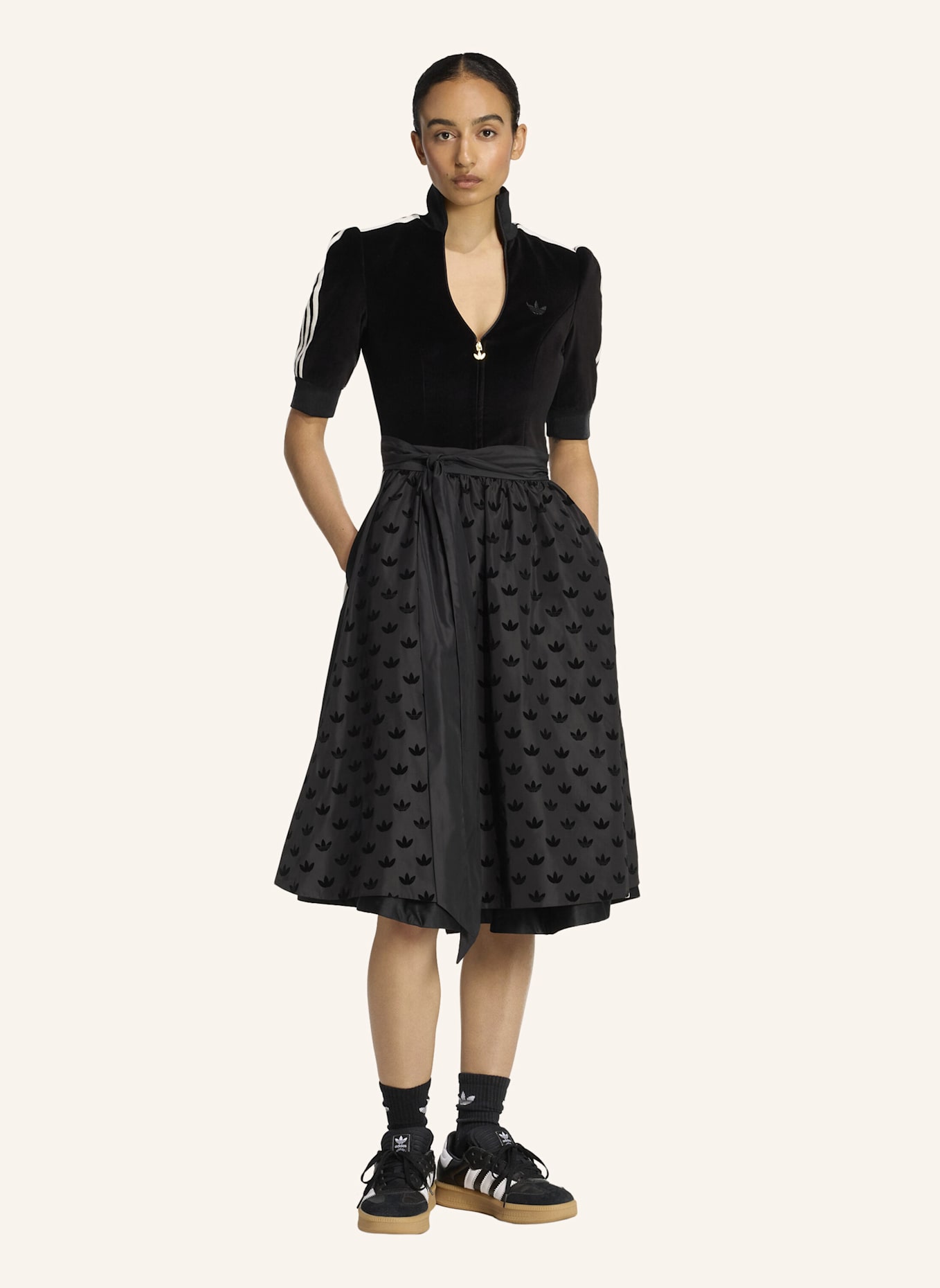 adidas Originals ADIDAS ORIGINALS DIRNDL KLEID: SCHWARZ