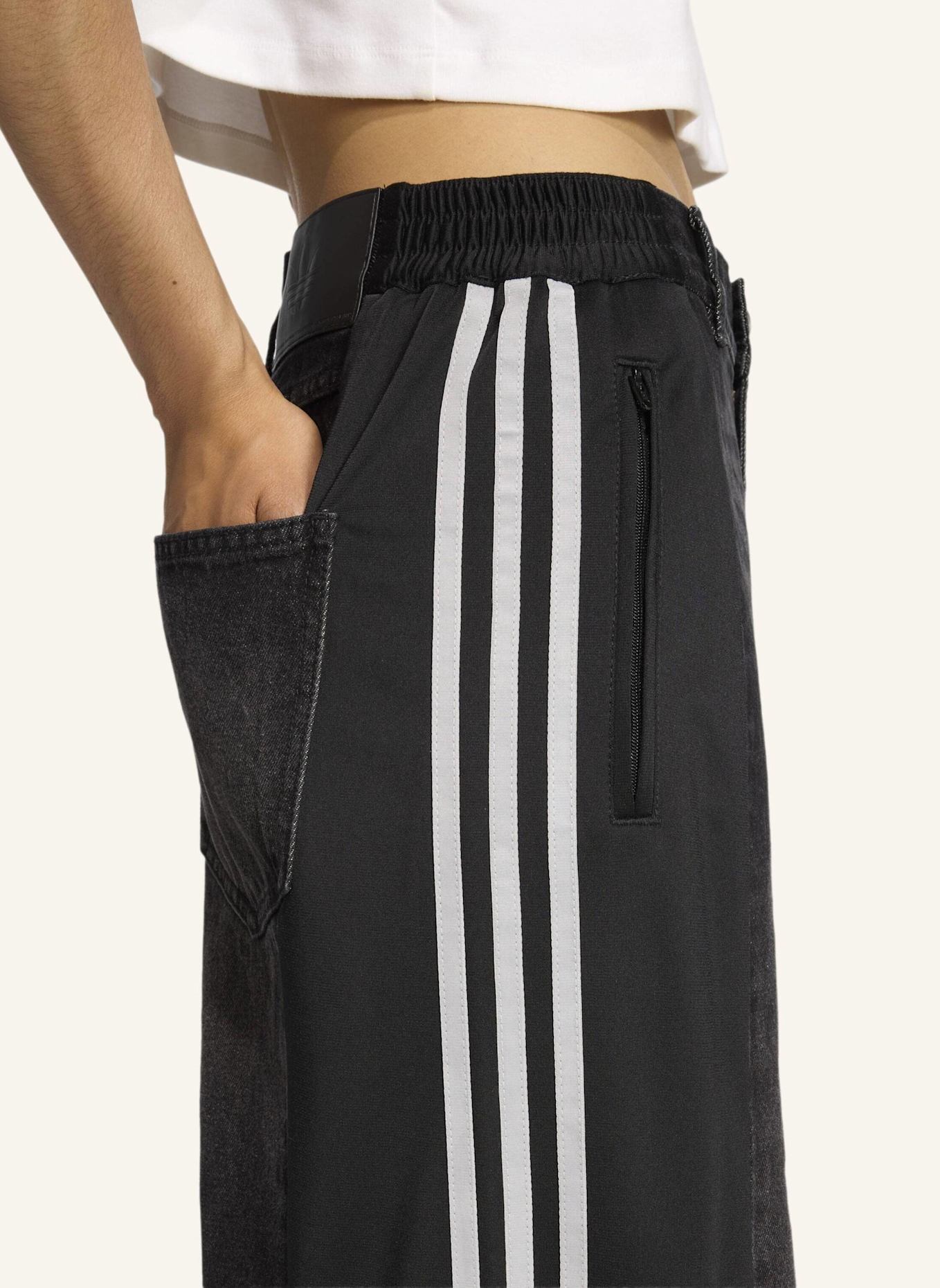 adidas Originals ADIDAS ORIGINALS ATHLETIC DEPT DENIM FIREBIRD HOSE: SCHWARZ