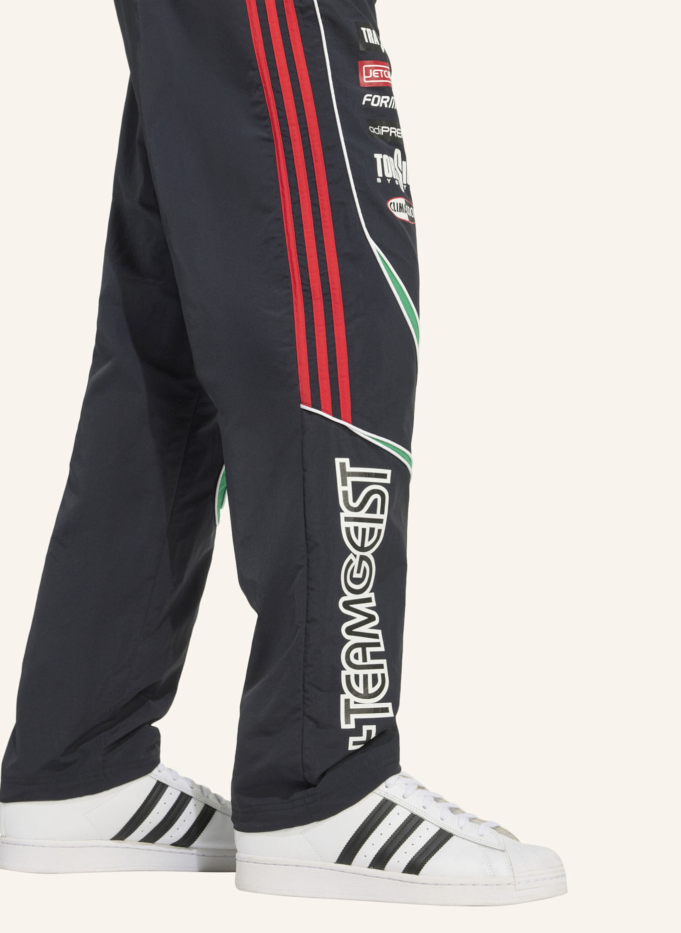 adidas Originals TEAMGEIST MOTO TRACKPANT: SCHWARZ/ GRÜN/ ROT
