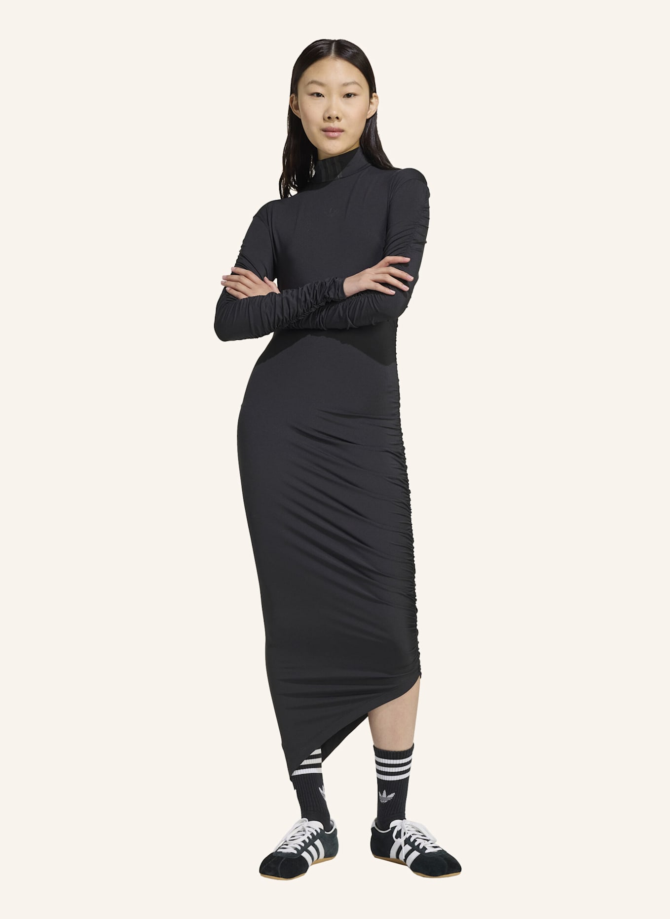 adidas Originals MAXIKLEID MIT RÜSCHEN: SCHWARZ