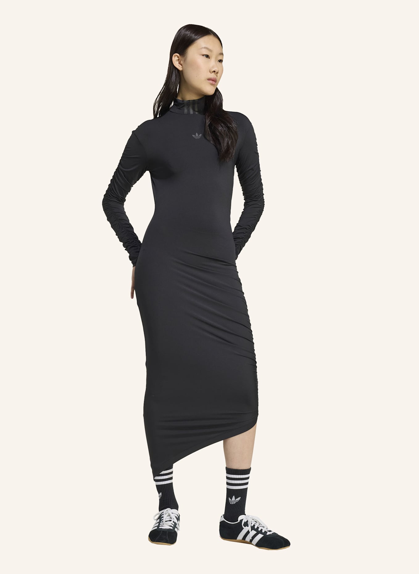 adidas Originals MAXIKLEID MIT RÜSCHEN: SCHWARZ