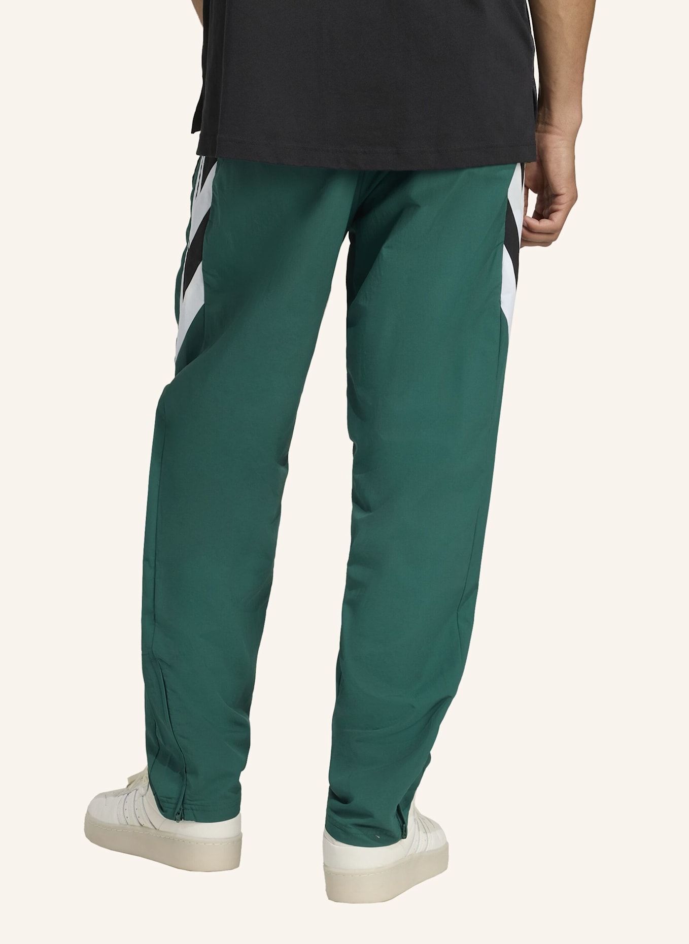 adidas Originals TRAININGSHOSE: GRÜN