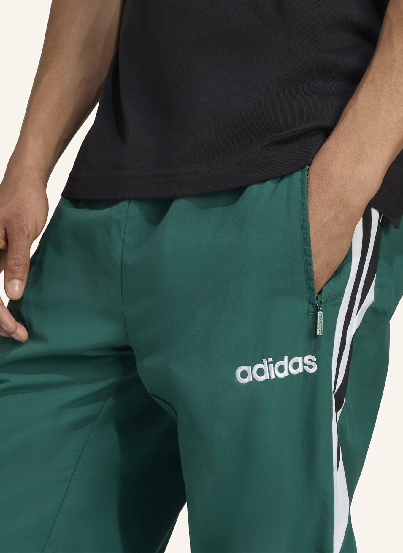 adidas Originals TRAININGSHOSE: GRÜN