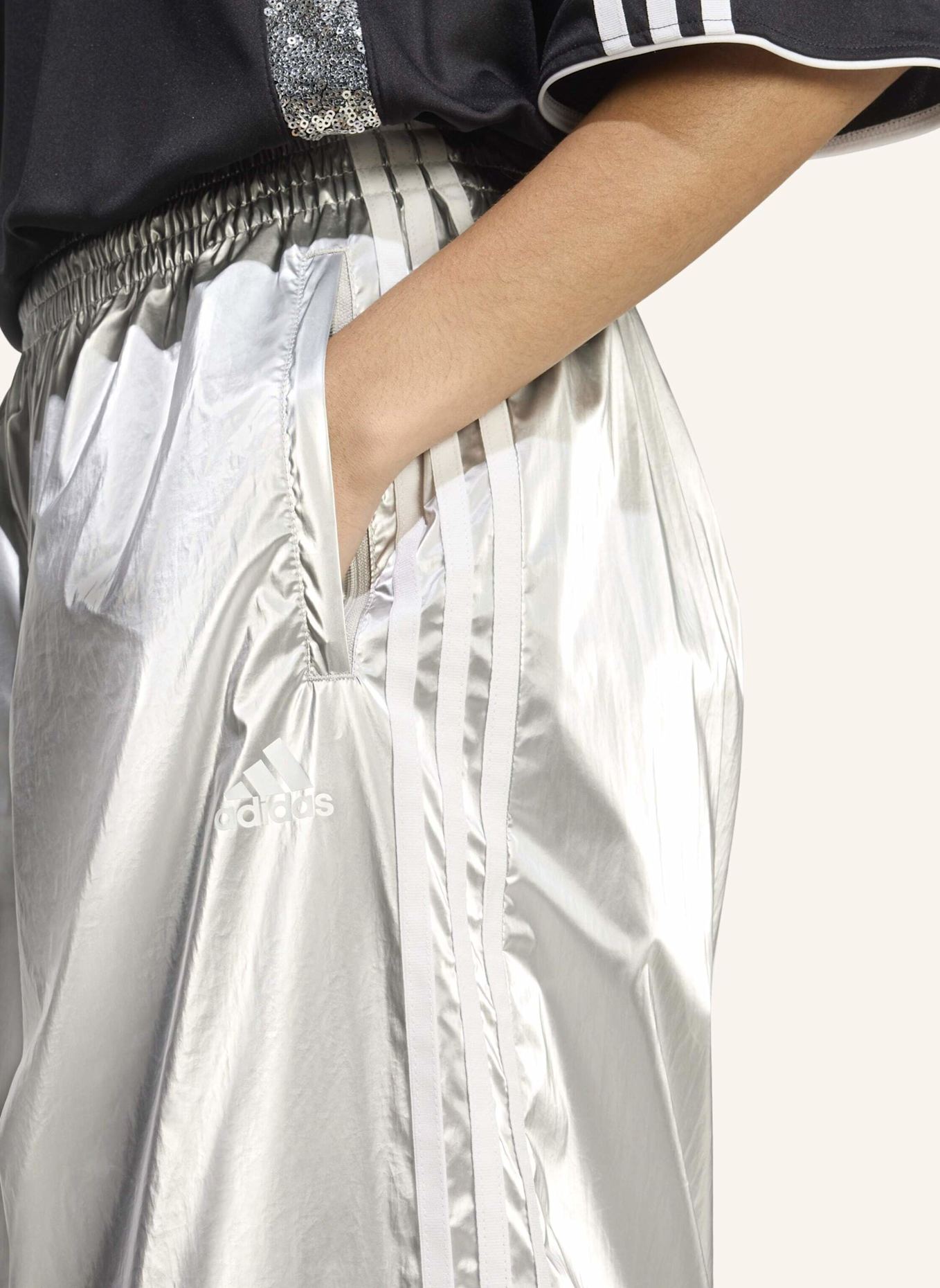 adidas Originals ADILENIUM SEASON 4 TEAMGEIST OVERSIZED SILBER TRAININGSHOSE: SILBER