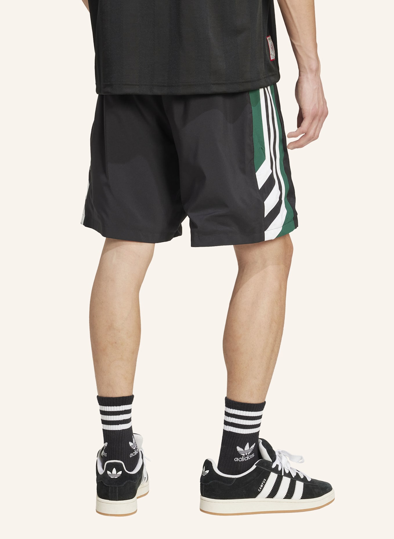 adidas Originals 90S FOOTBALL SHORTS: SCHWARZ