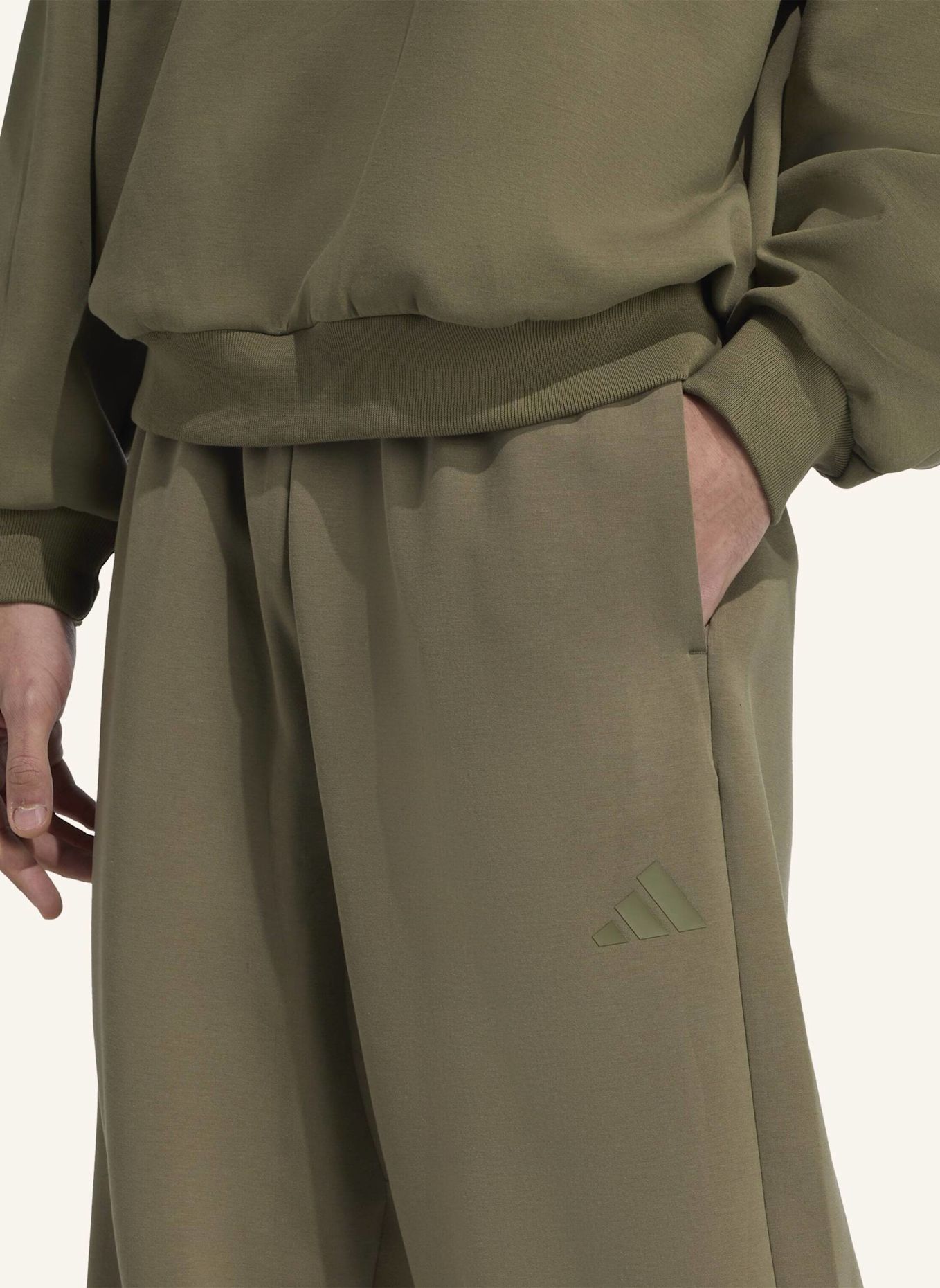 adidas Sweatpants SOFT LUX: GRÜN