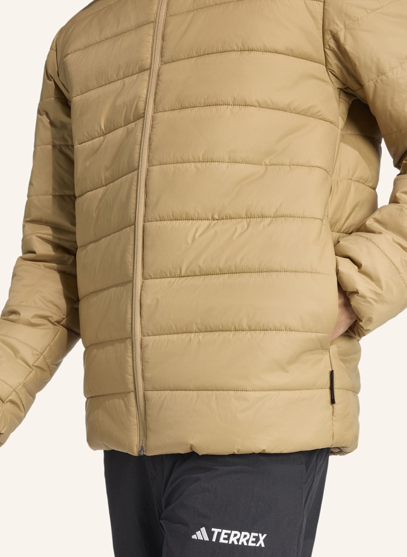 adidas TERREX TERREX MULTI ESSENTIALS CLIMAWARM ISOLIERTE KAPUZENJACKE: BRAUN