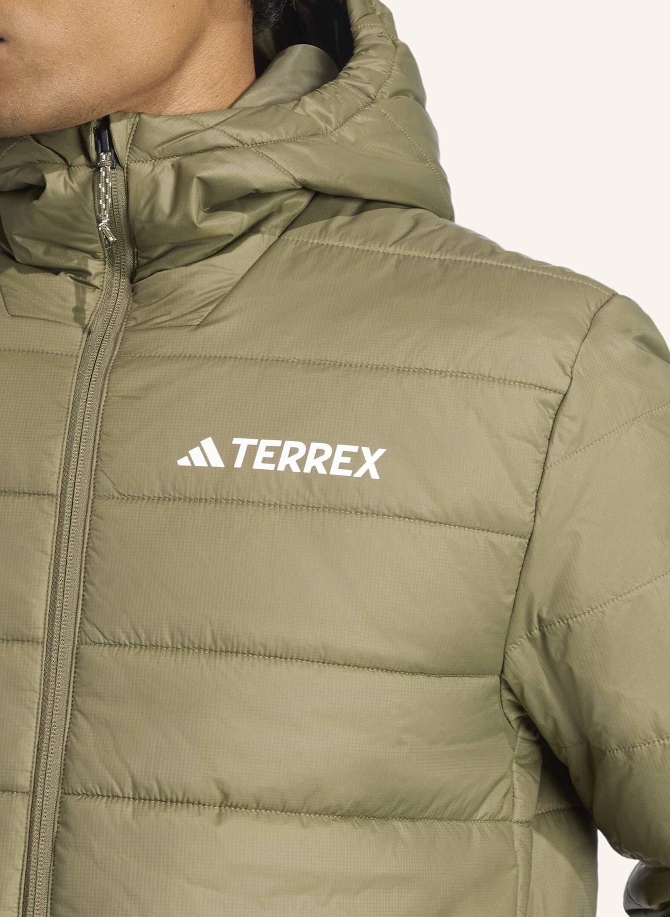 adidas TERREX TERREX MULTI ESSENTIALS CLIMAWARM ISOLIERTE KAPUZENJACKE: GRÜN