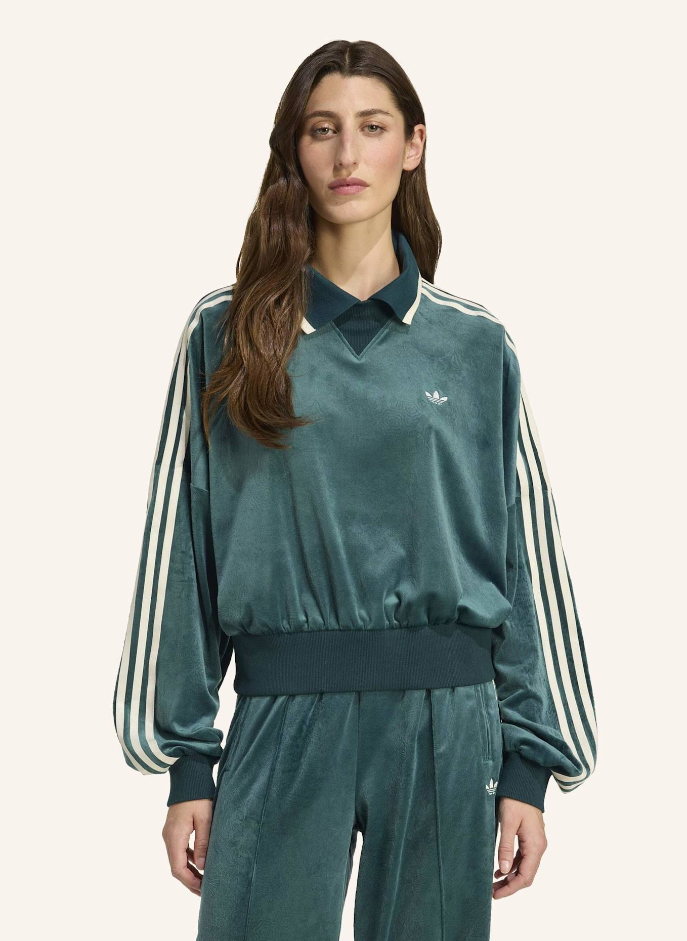 adidas Originals ADIDAS ORIGINALS X LIBERTY LONDON SWEATSHIRT, GEPRÄGTER SAMT: GRÜN