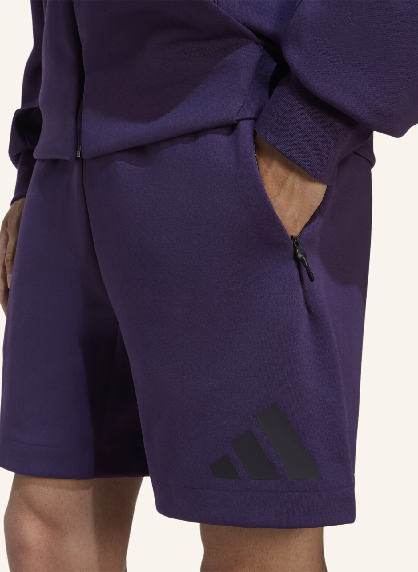 adidas Sweatshorts Z.N.E.: LILA