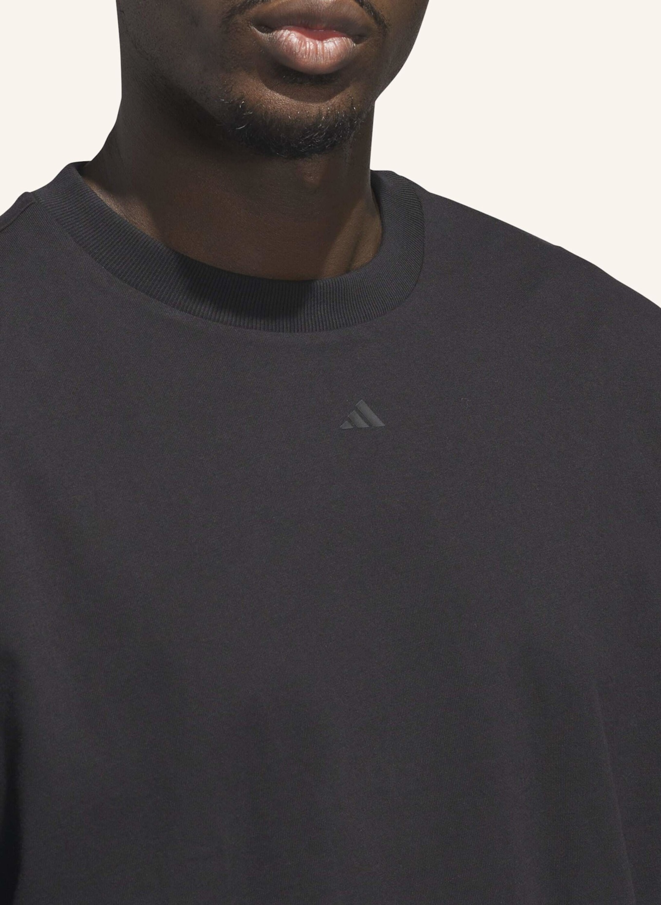 adidas ADIDAS BASKETBALL LONGSLEEVE – GENDERNEUTRAL: SCHWARZ