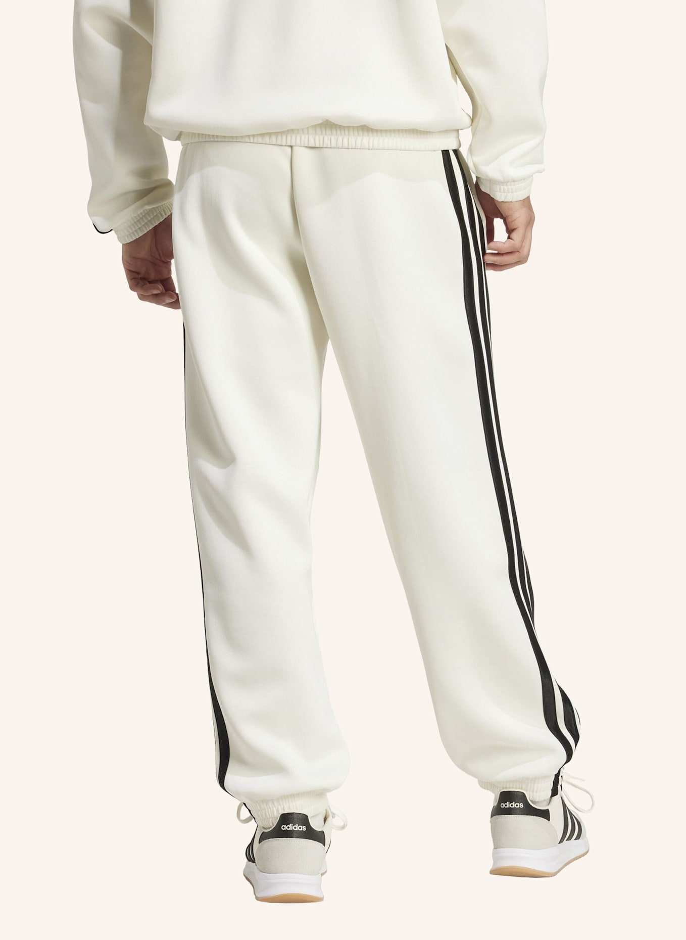 adidas STADIUM TRAININGSHOSE: WEISS/ SCHWARZ