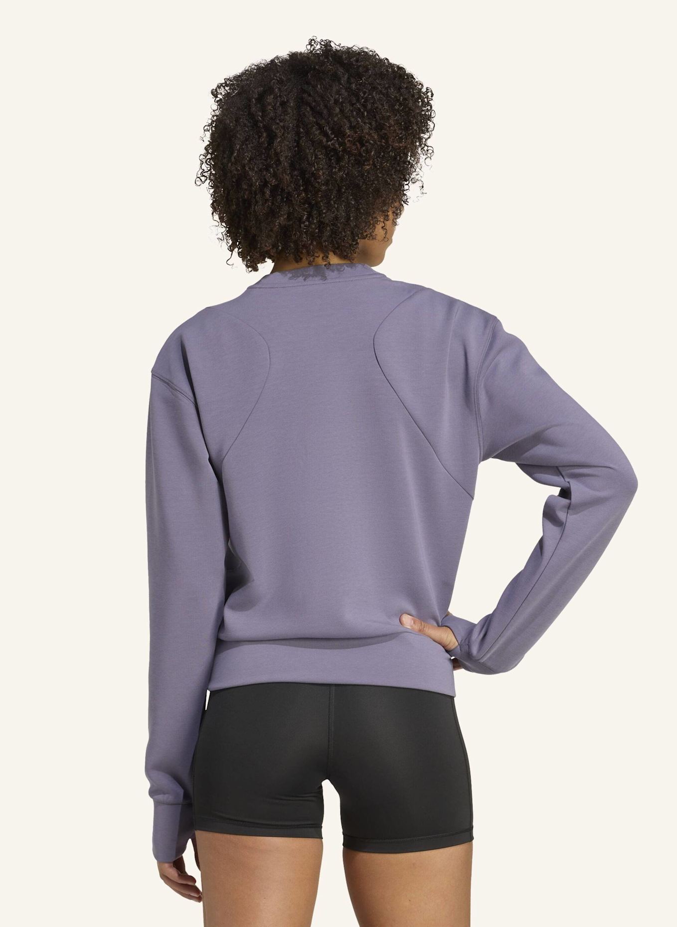adidas DESIGNED-FOR-TRAINING ENTWORFENES WARM-UP SWEATSHIRT MIT RUNDHALSAUSSCHNITT: LILA