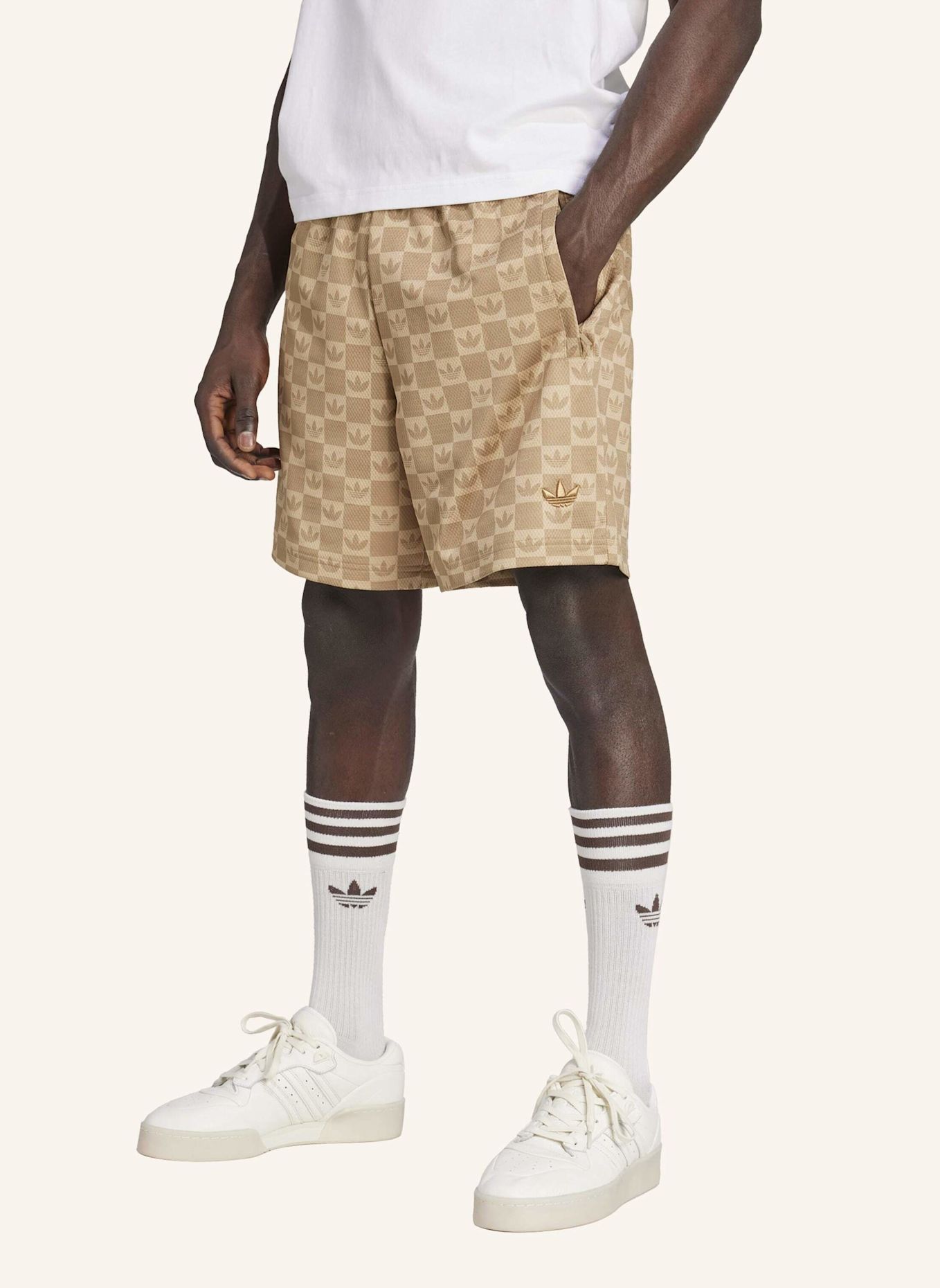adidas Originals MONOGRAM REGULAR MESH SHORTS: BRAUN