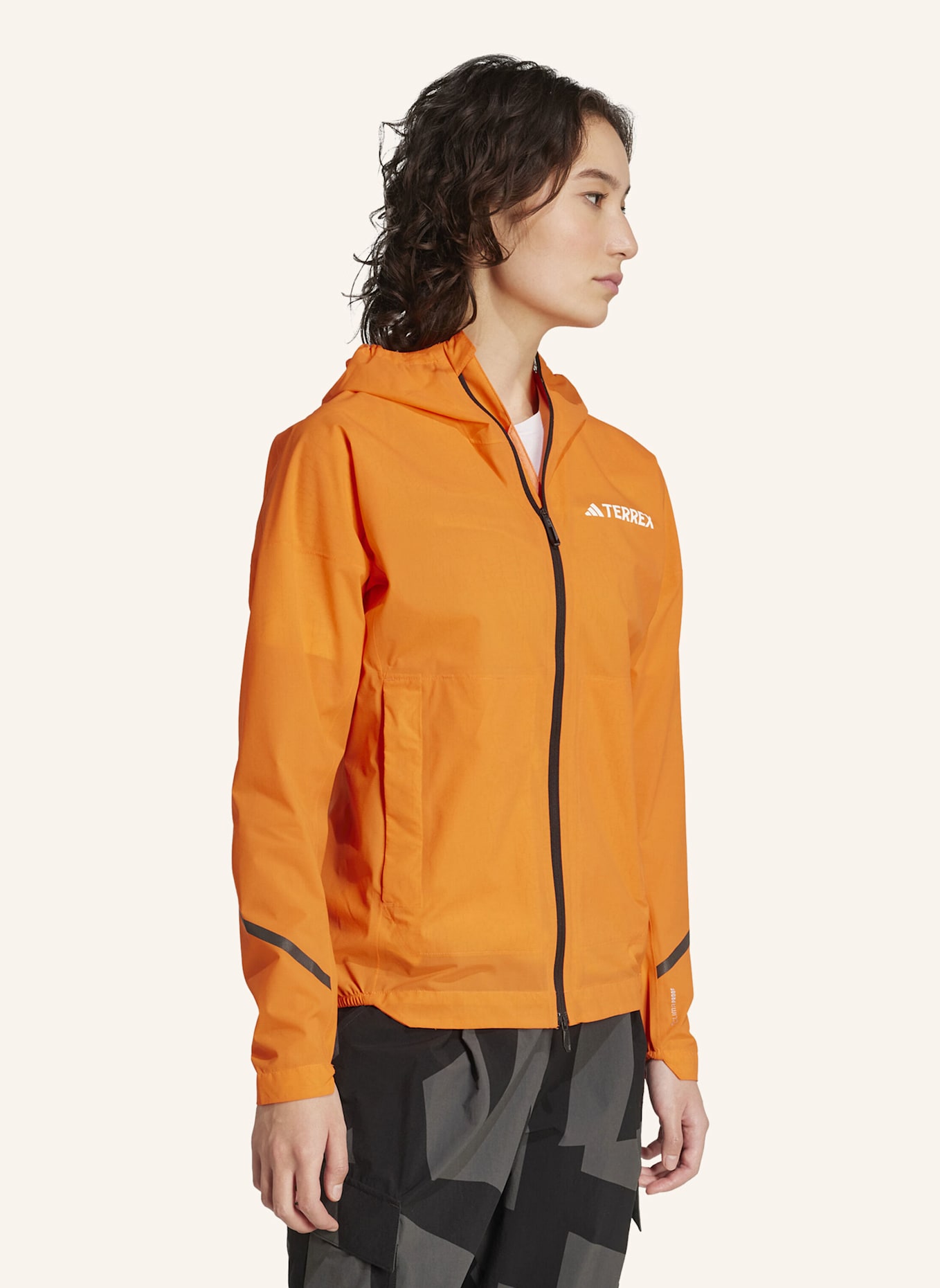 adidas TERREX TERREX XPERIOR 2.5 LAYER LIGHT CLIMAPROOF JACKE: ORANGE