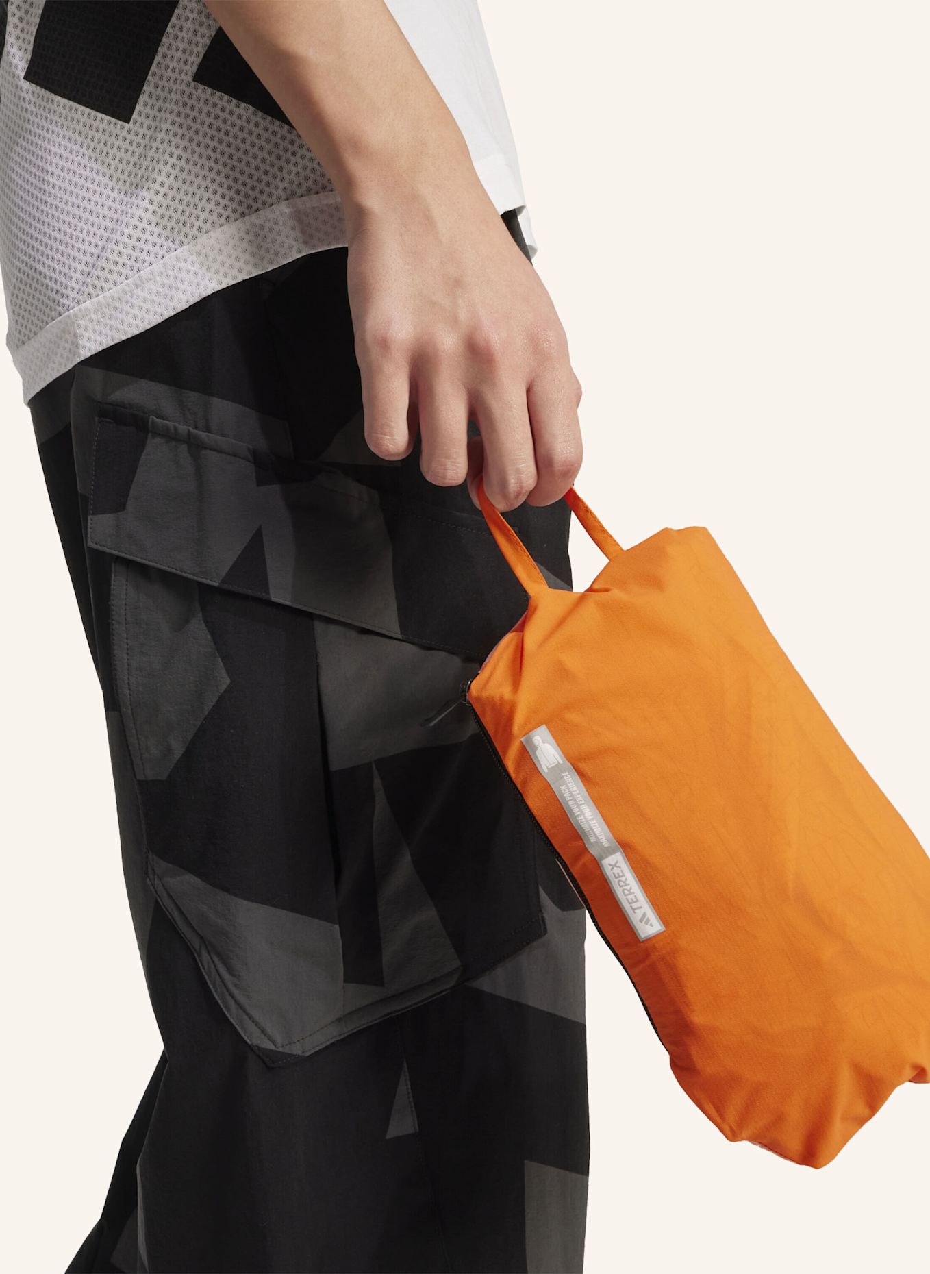 adidas TERREX TERREX XPERIOR 2.5 LAYER LIGHT CLIMAPROOF JACKE: ORANGE