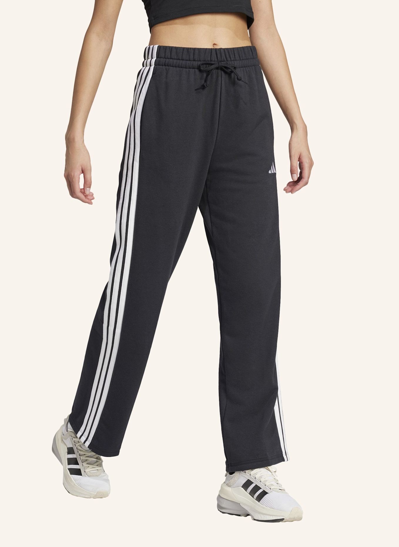 adidas ESSENTIALS 3-STREIFEN OPEN HEM FRENCH TERRY HOSE: SCHWARZ/ WEISS