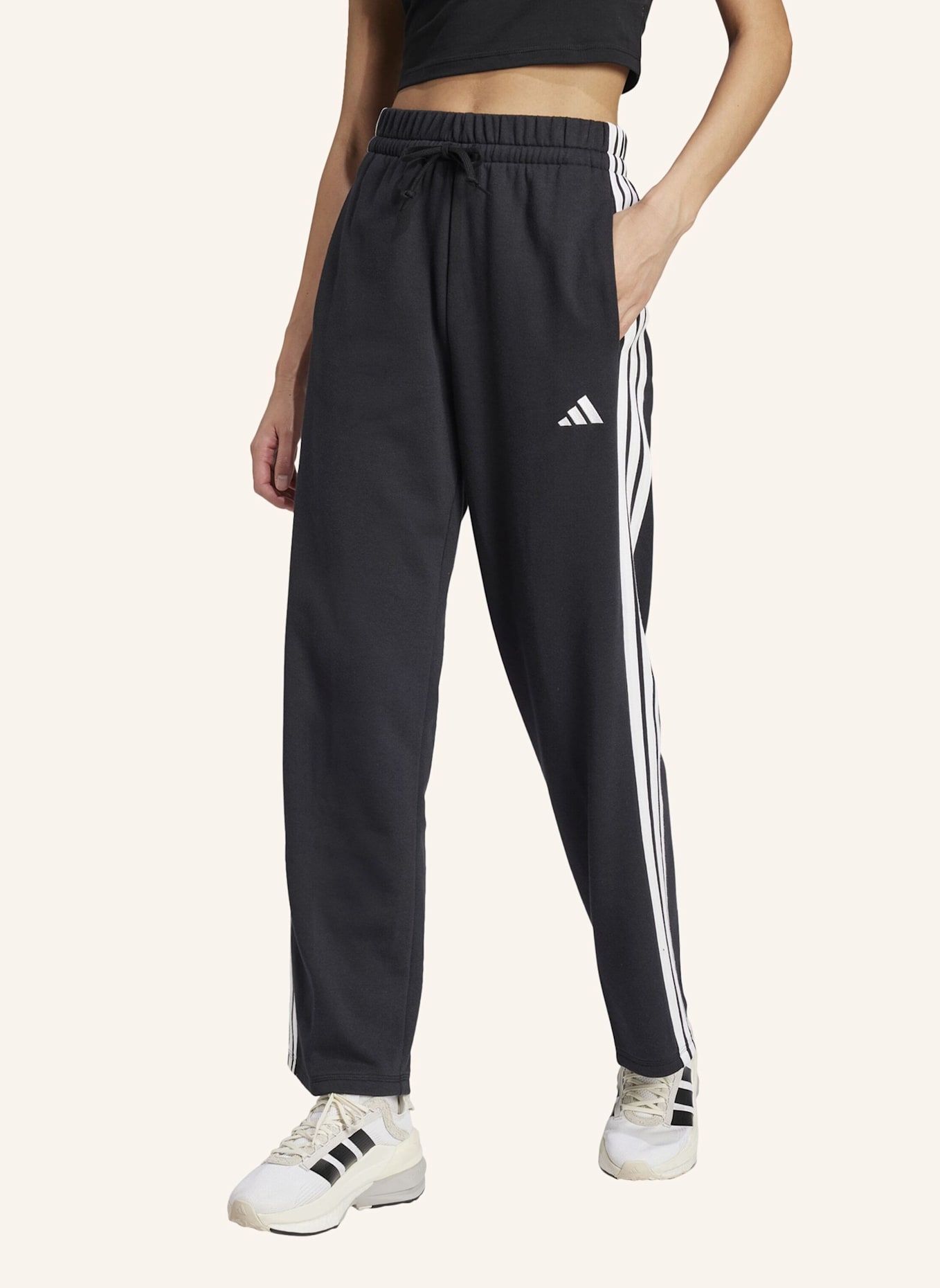 adidas ESSENTIALS 3-STREIFEN OPEN HEM FRENCH TERRY HOSE: SCHWARZ/ WEISS