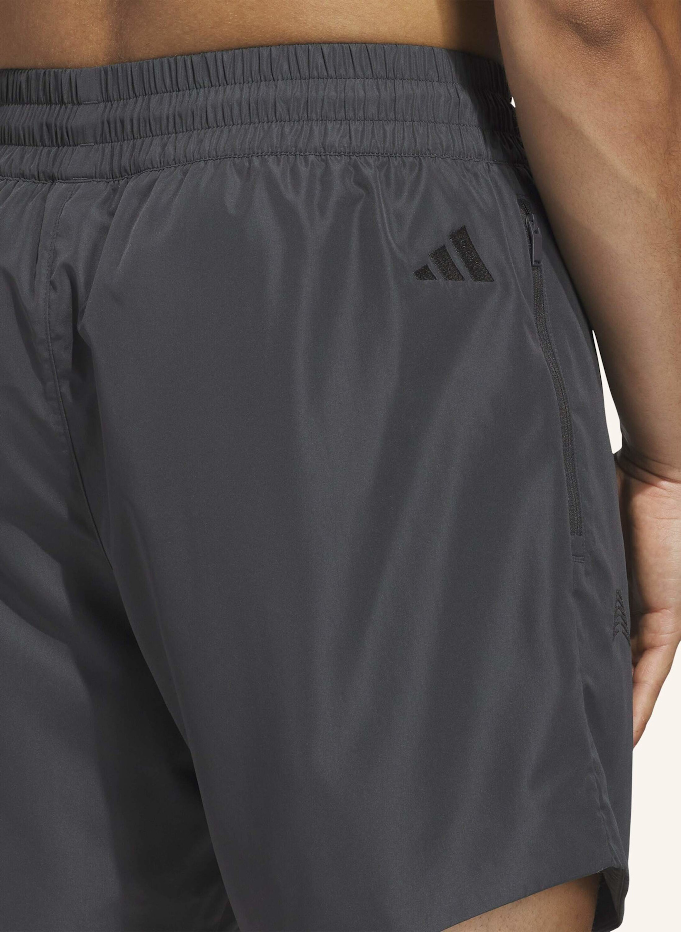 adidas ANTHONY EDWARDS FOUNDATION SHORTS: GRAU