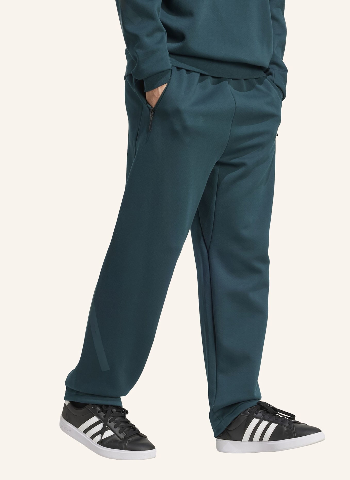 adidas Sweatpants Z.N.E. OPEN PANT: GRÜN