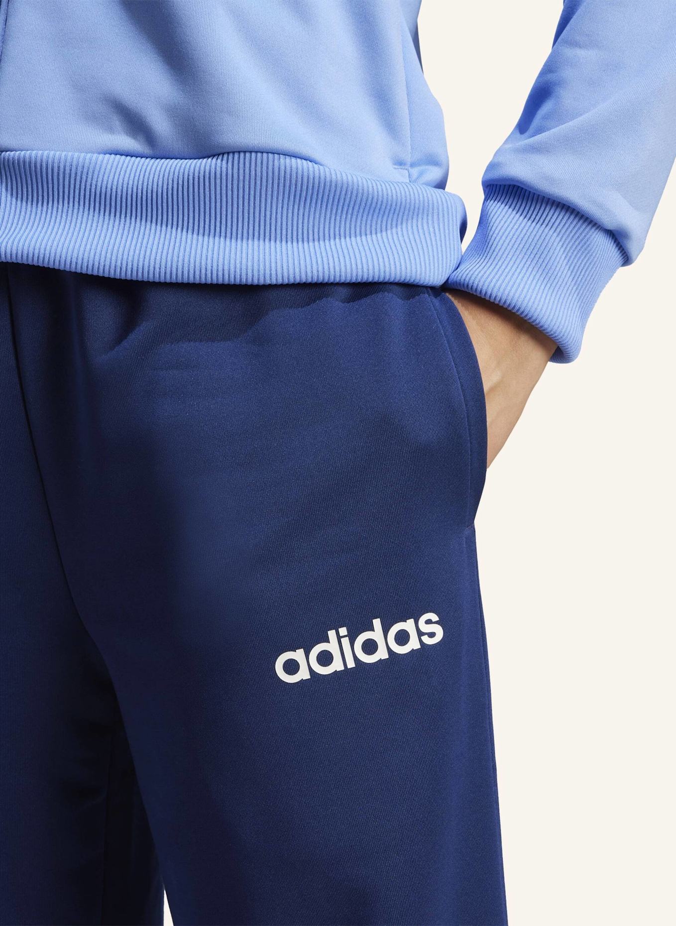 adidas ESSENTIALS LINEAR TRAININGSANZUG: BLAU