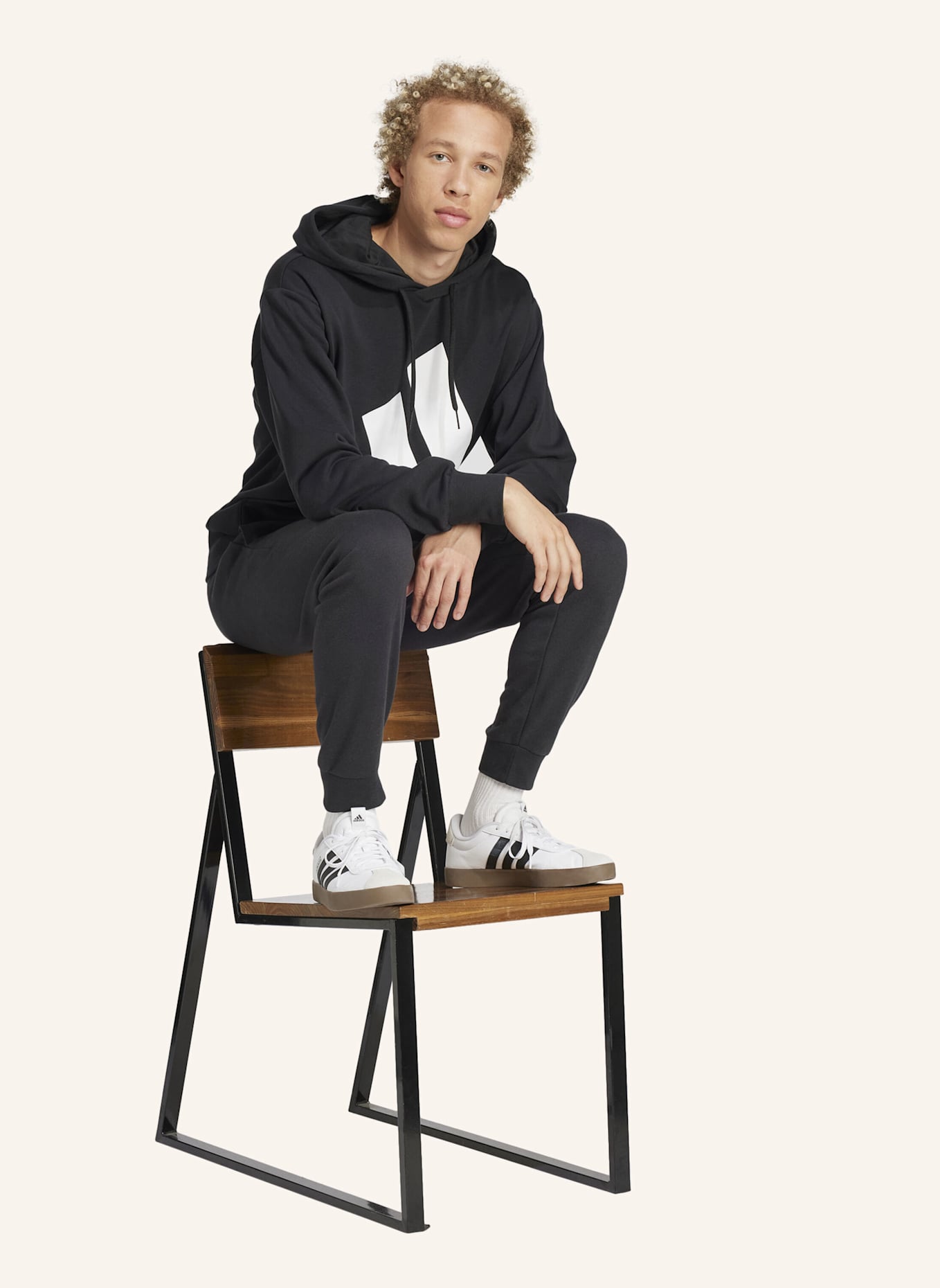 adidas ESSENTIALS BIG LOGO FRENCH TERRY HOODIE: SCHWARZ/ WEISS