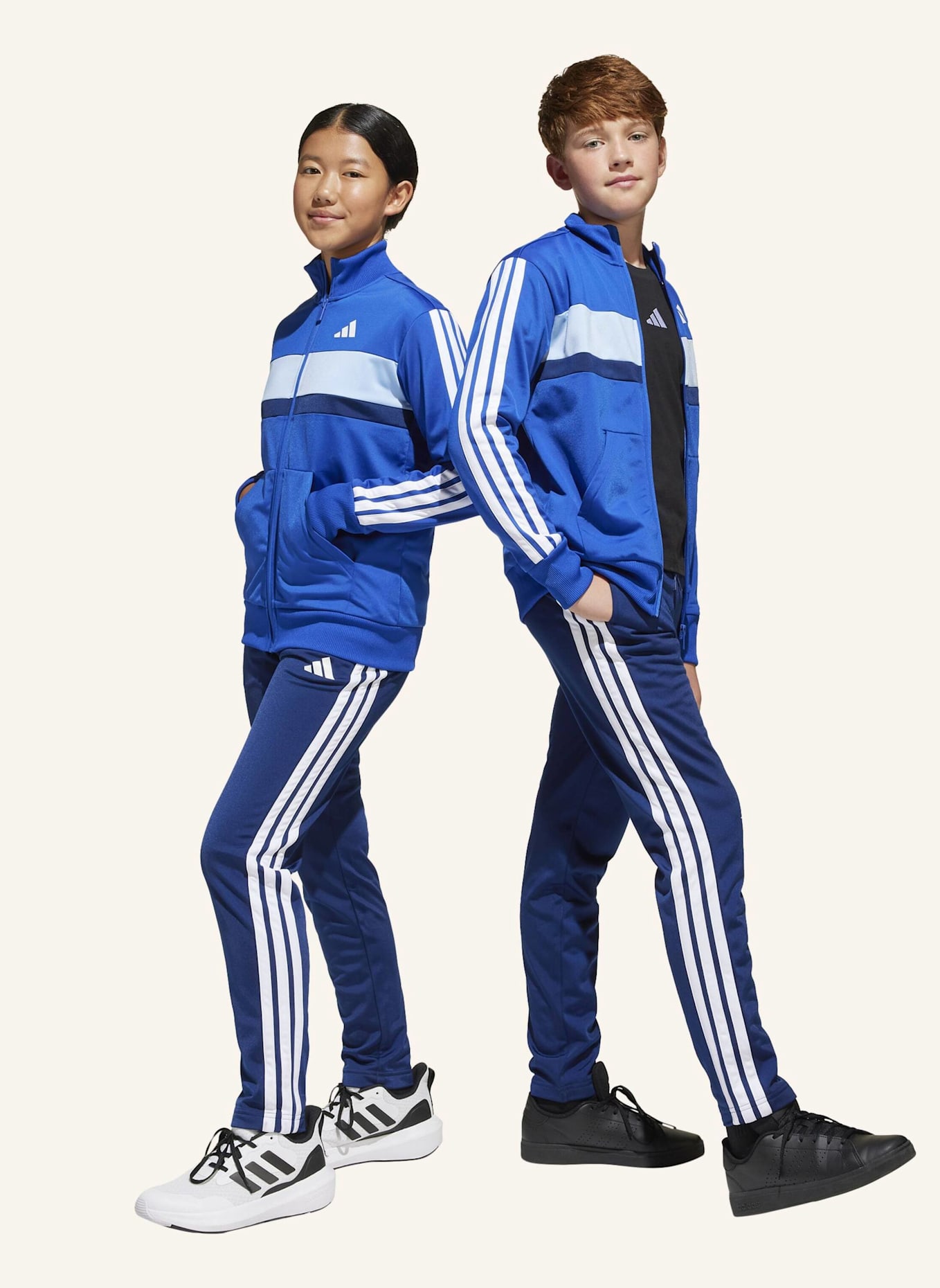 adidas SEASONAL ESSENTIALS TIBERIO 3-STREIFEN TRICOT KIDS TRAININGSANZUG: BLAU/ WEISS