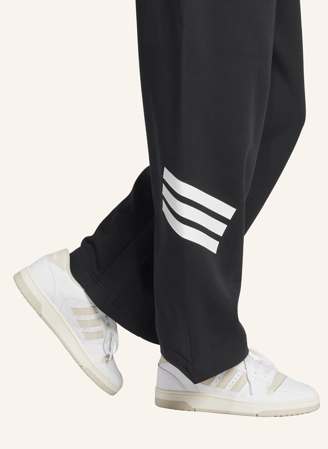 adidas FUTURE ICONS 3-STREIFEN OPEN-HEM HOSE: SCHWARZ