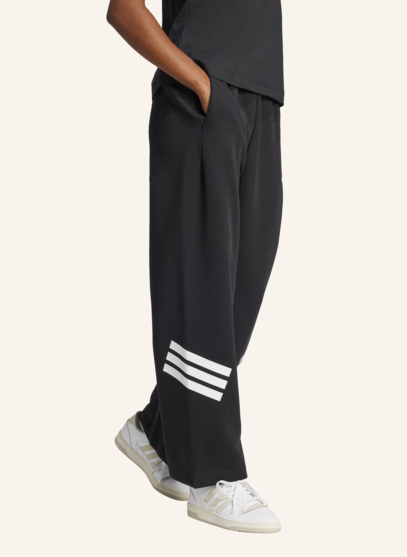 adidas FUTURE ICONS 3-STREIFEN OPEN-HEM HOSE: SCHWARZ