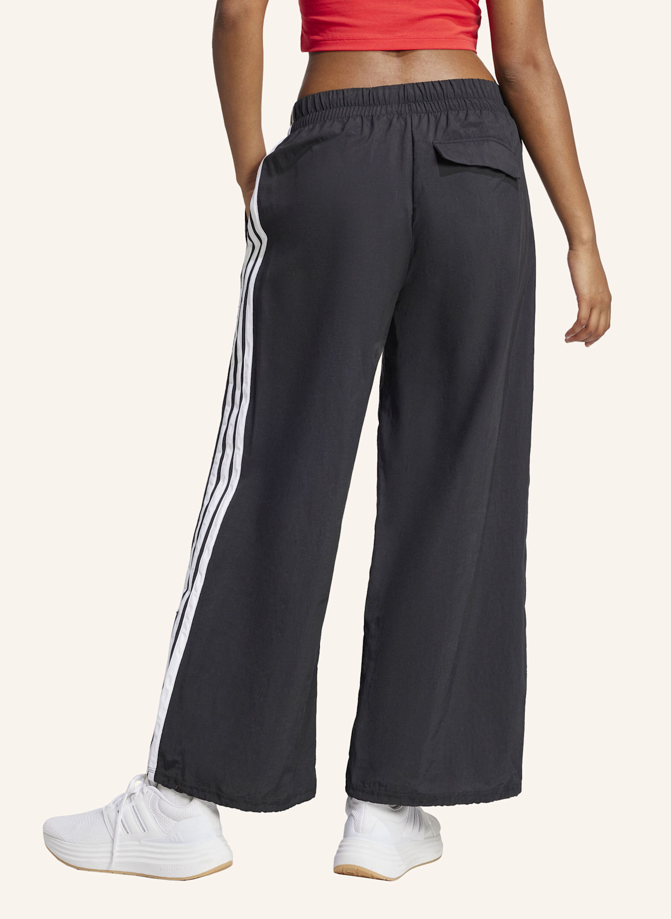 adidas ESSENTIALS 3-STREIFEN LIFESTYLE WOVEN PARACHUTE HOSE: SCHWARZ/ WEISS