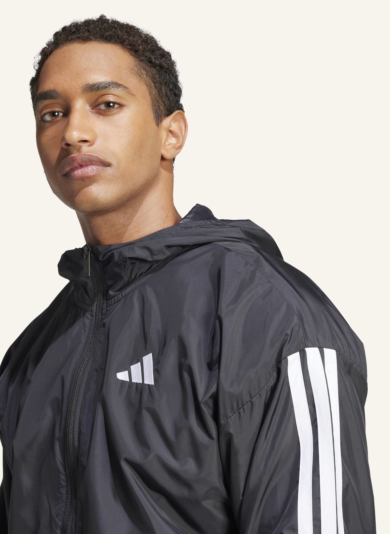 adidas ESSENTIALS 3-STREIFEN WINDBREAKER: SCHWARZ/ WEISS