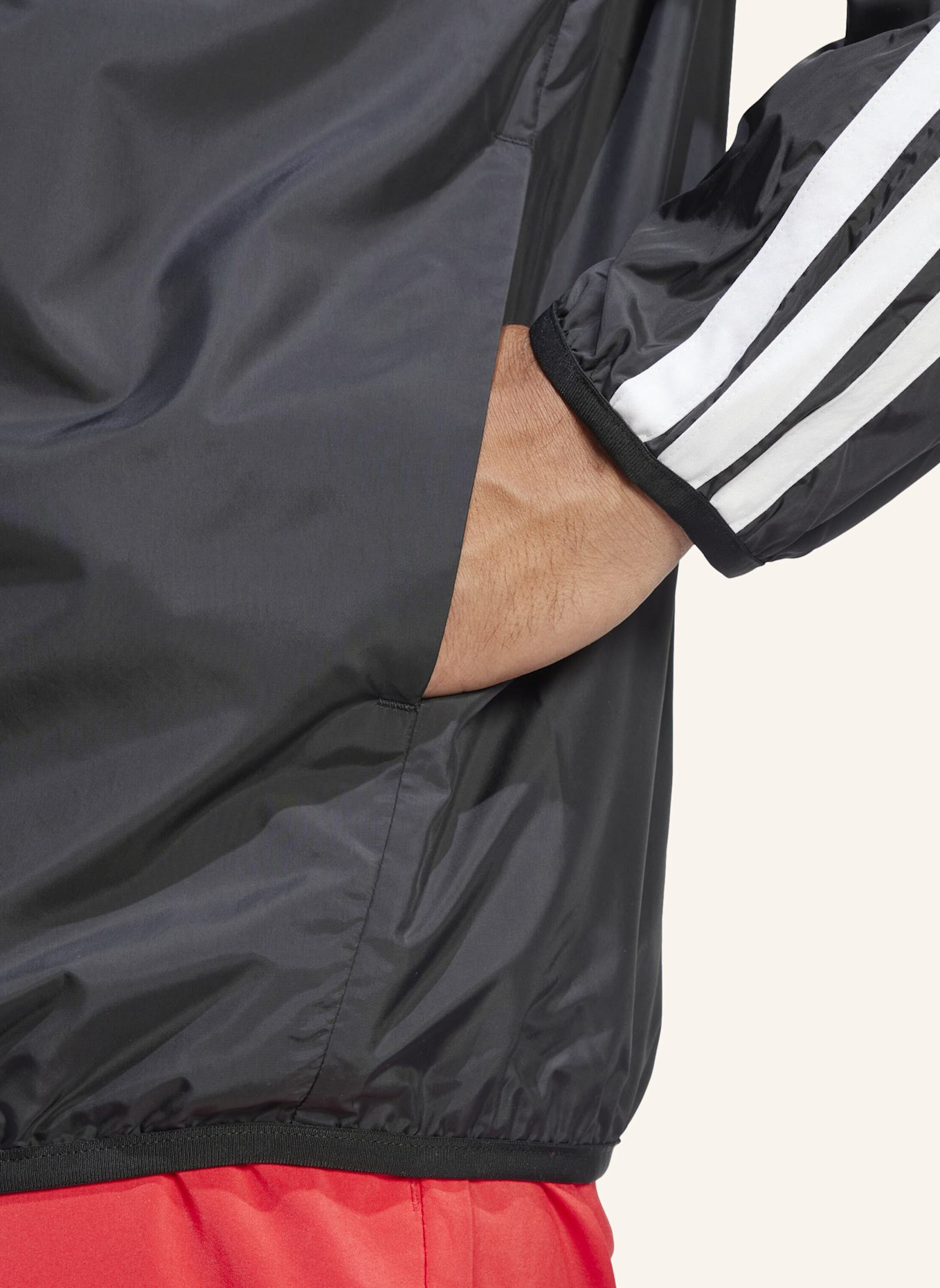 adidas ESSENTIALS 3-STREIFEN WINDBREAKER: SCHWARZ/ WEISS