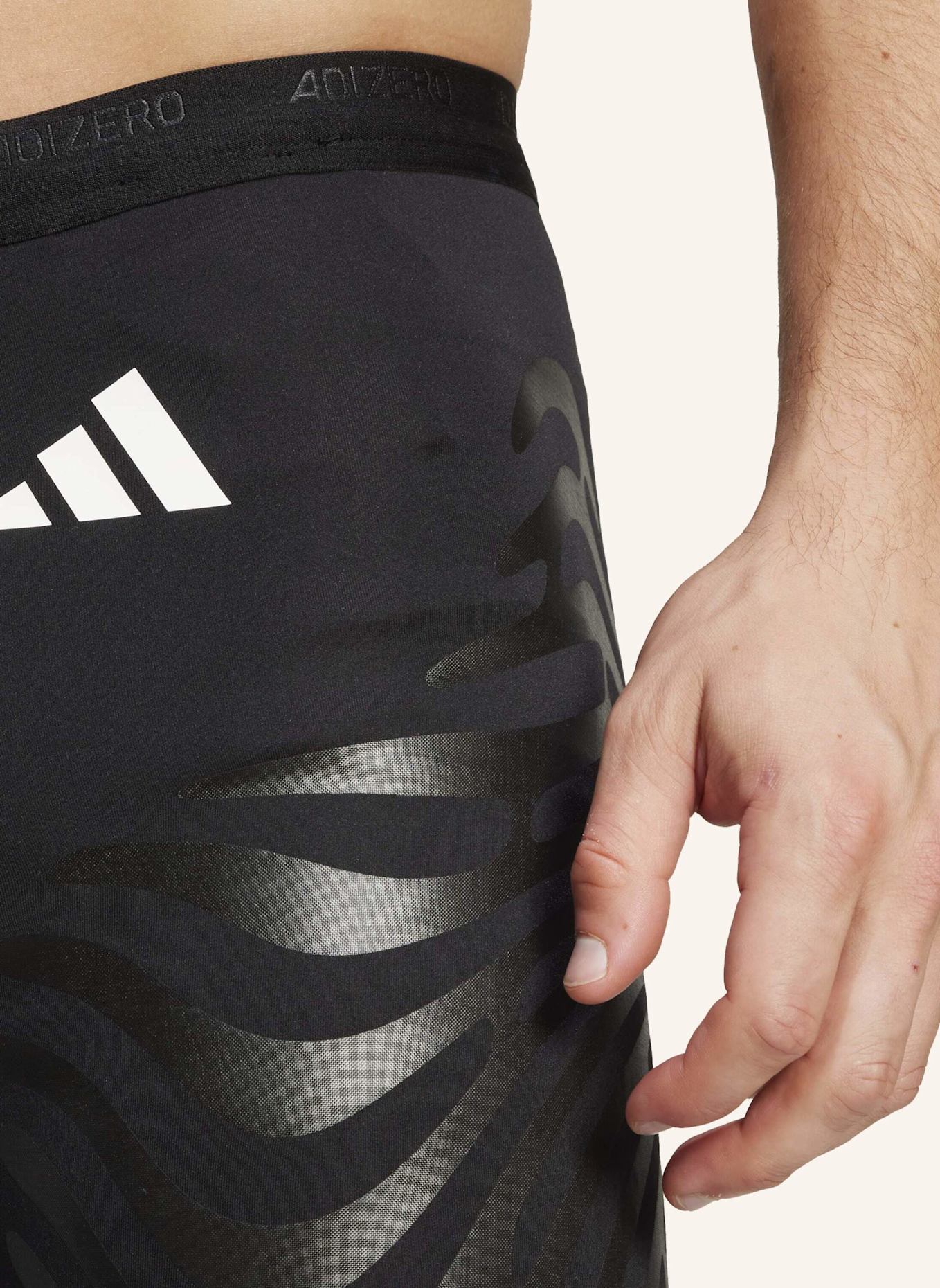 adidas ADIZERO CONTROL RUNNING KURZE LEGGINGS: SCHWARZ