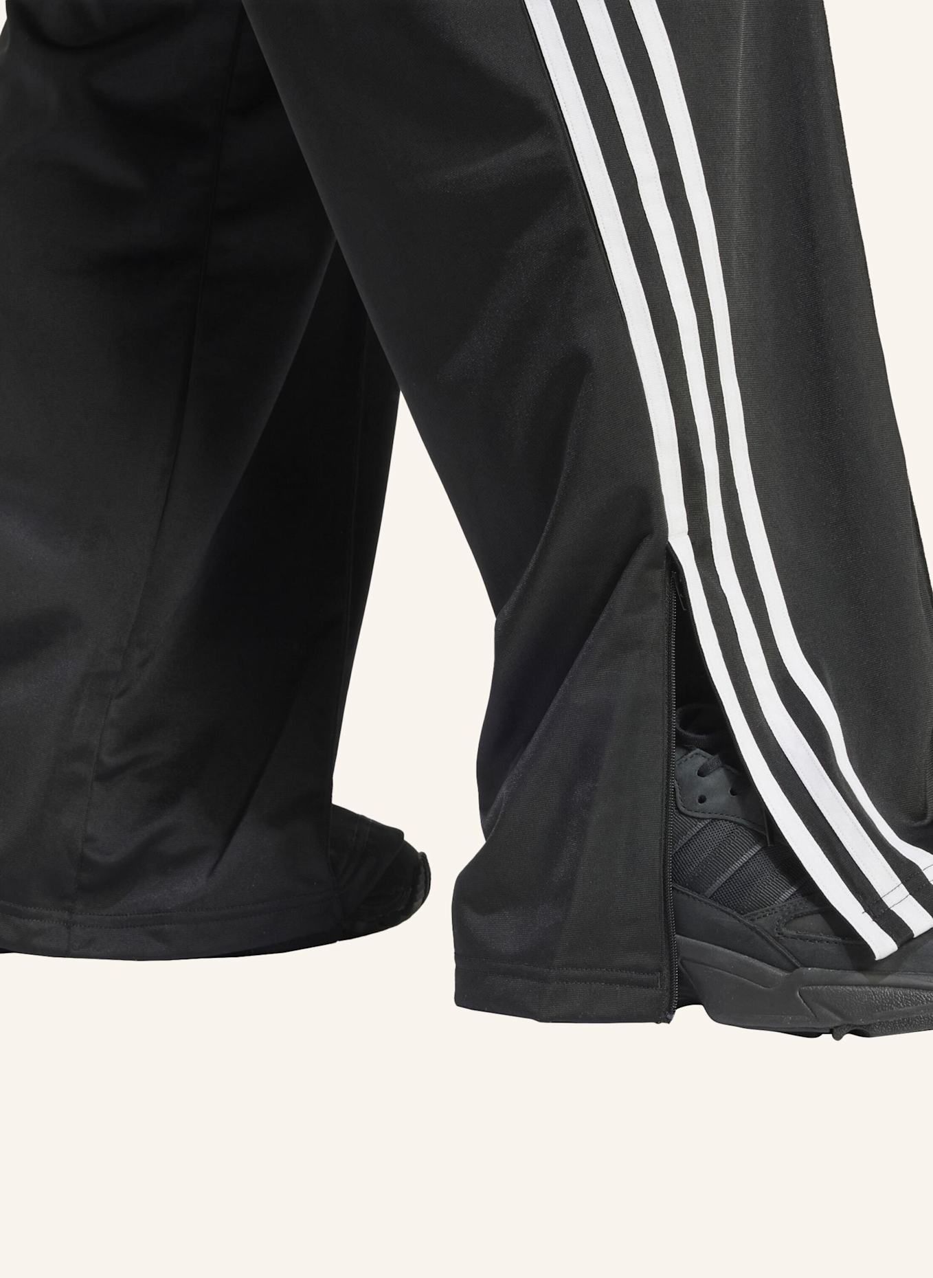 adidas Originals FIREBIRD LOOSE TRAININGSHOSE: SCHWARZ