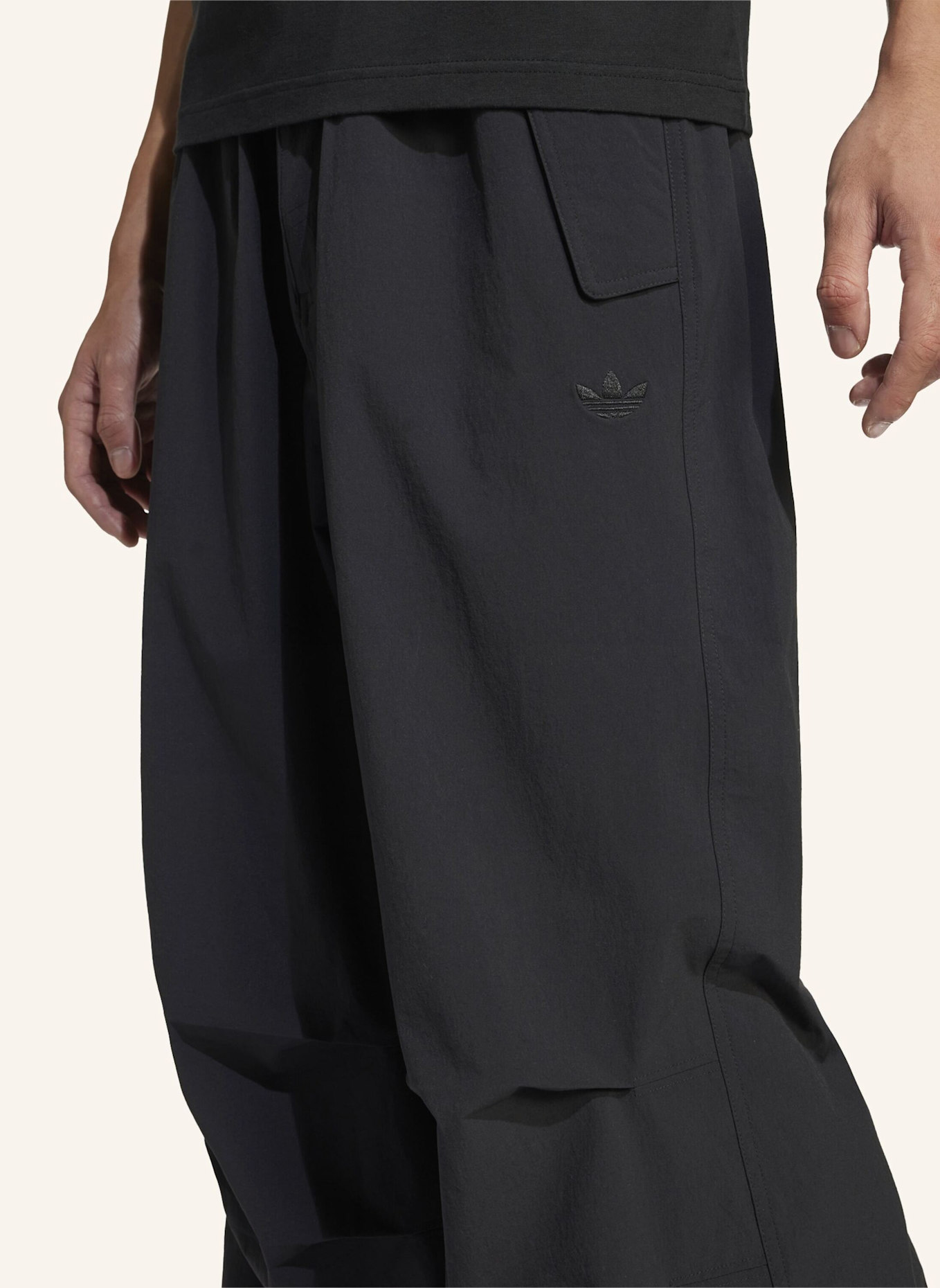 adidas Originals PREMIUM ESSENTIALS UTILITY PARACHUTE HOSE: SCHWARZ